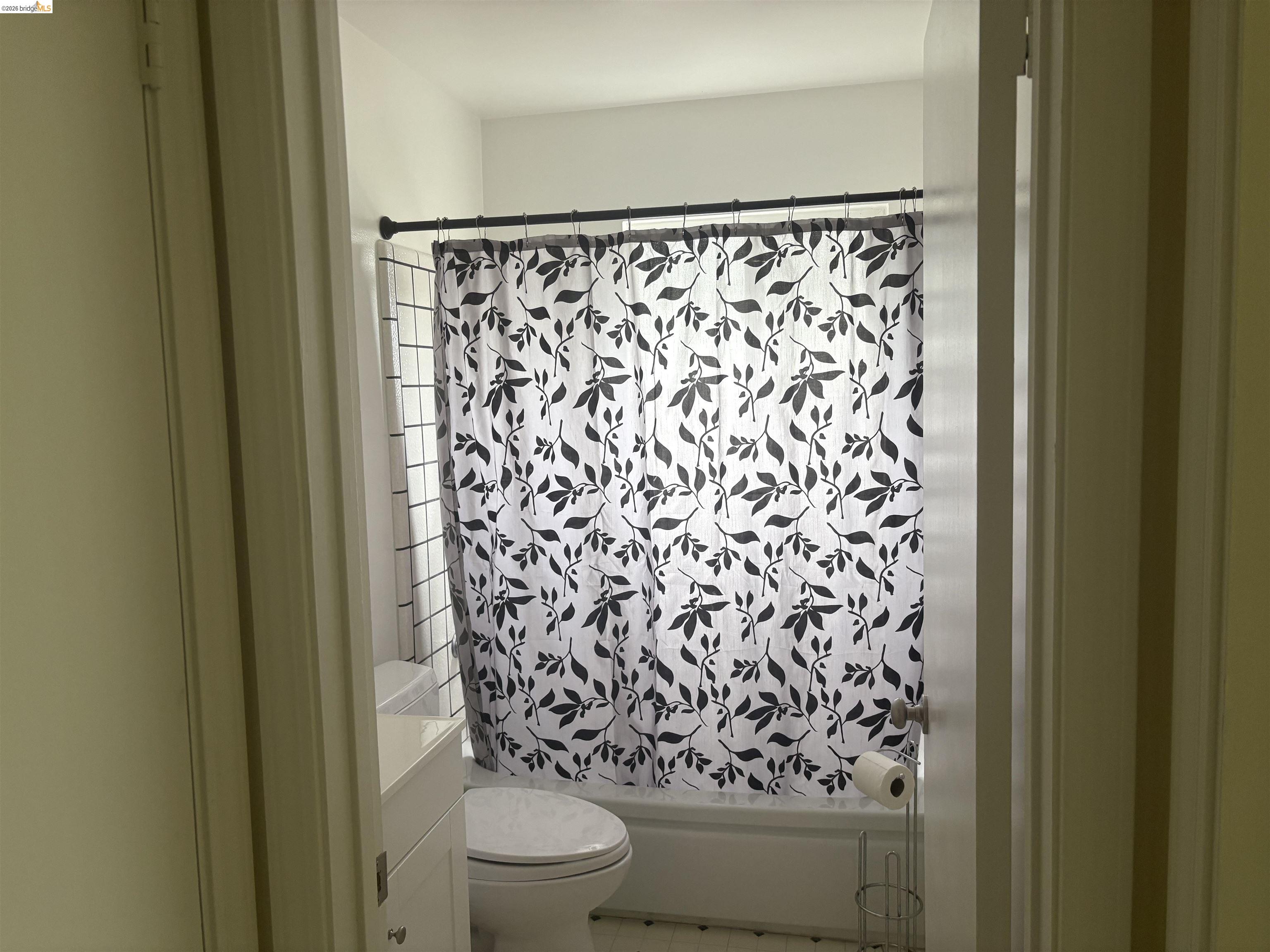 Detail Gallery Image 5 of 6 For 1227 Giovanni St, Antioch,  CA 94509 - 3 Beds | 1 Baths