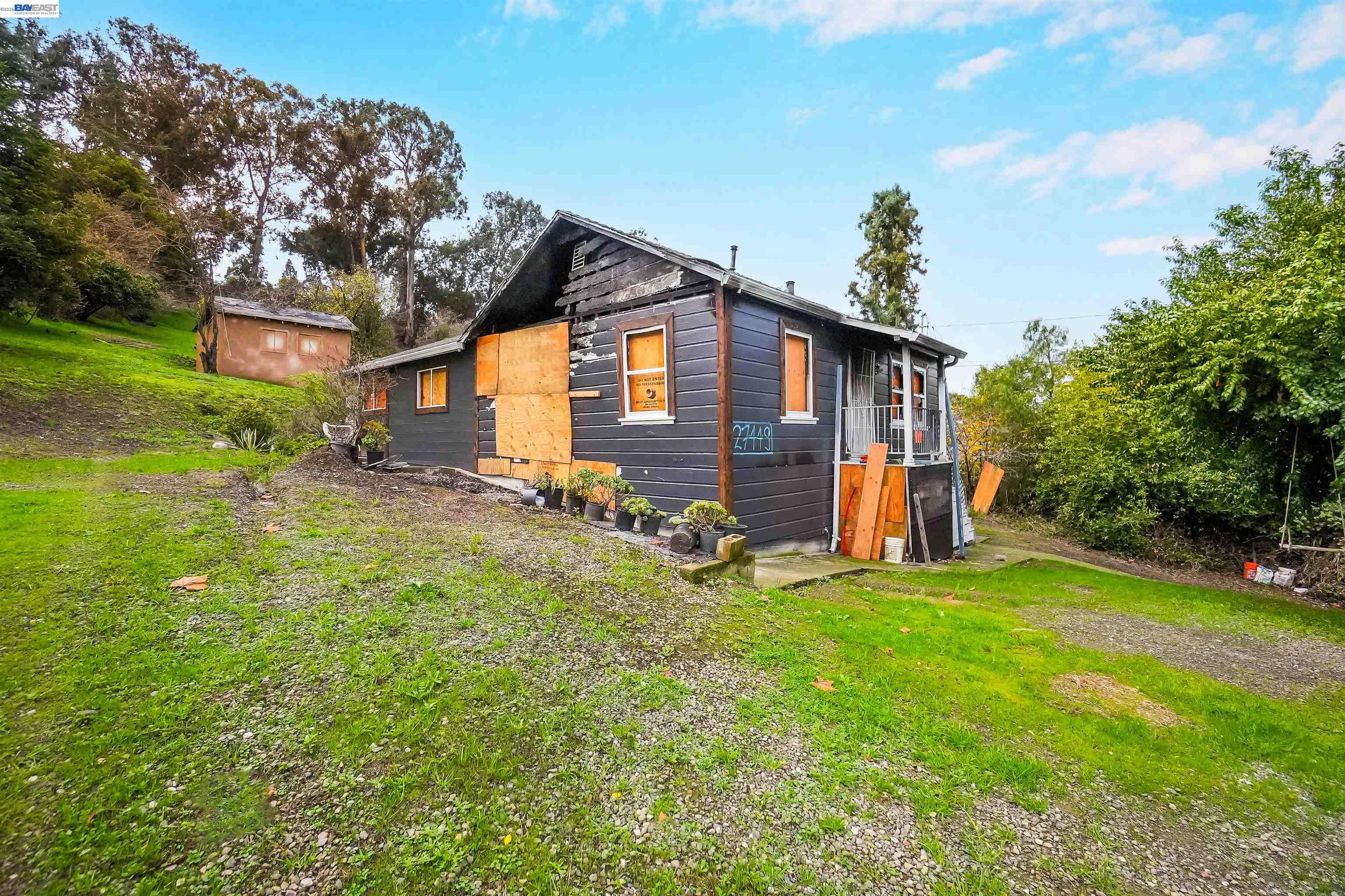 Detail Gallery Image 12 of 30 For 27449 Dobbel Ave, Hayward,  CA 94542 - 4 Beds | 2 Baths