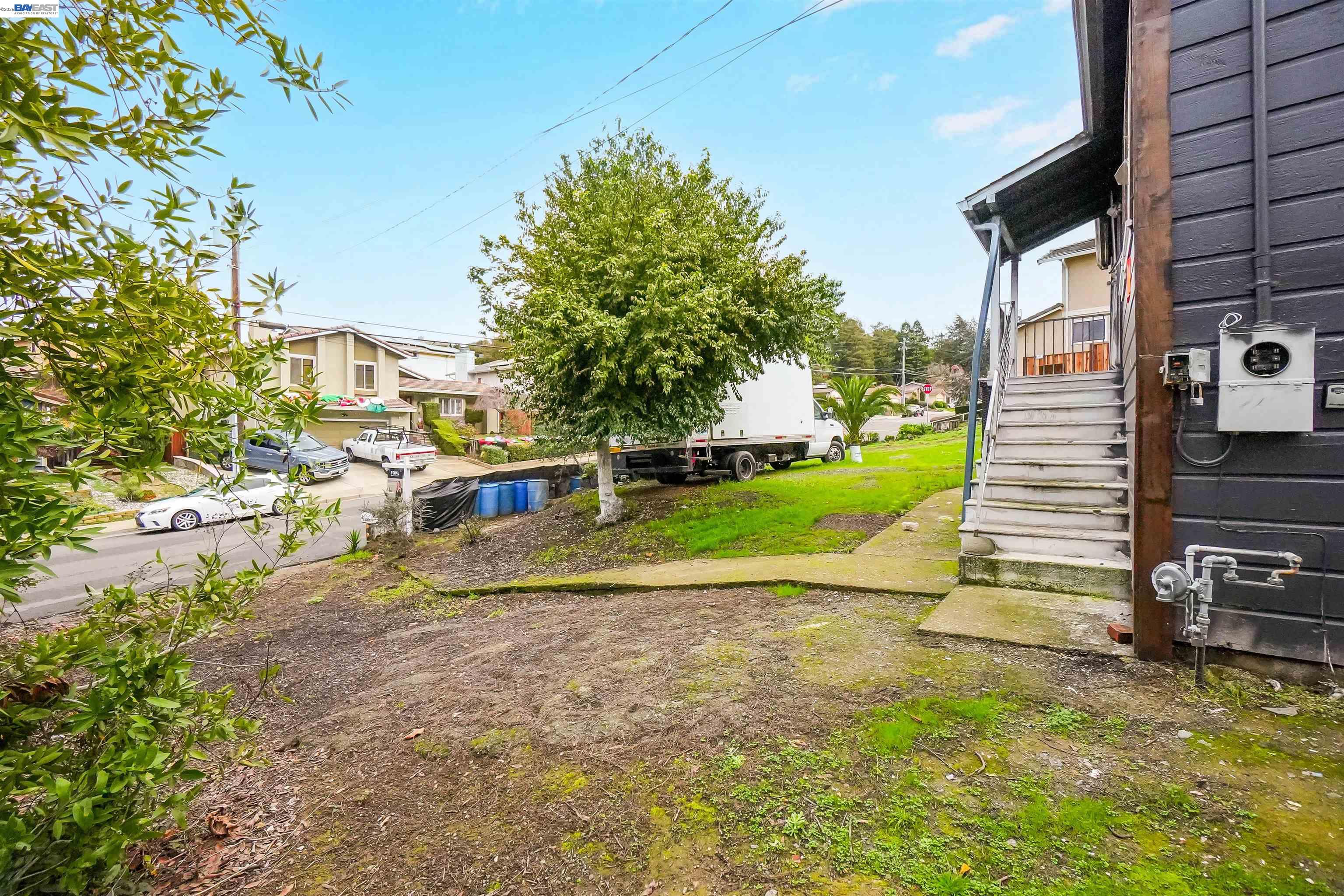 Detail Gallery Image 13 of 30 For 27449 Dobbel Ave, Hayward,  CA 94542 - 4 Beds | 2 Baths