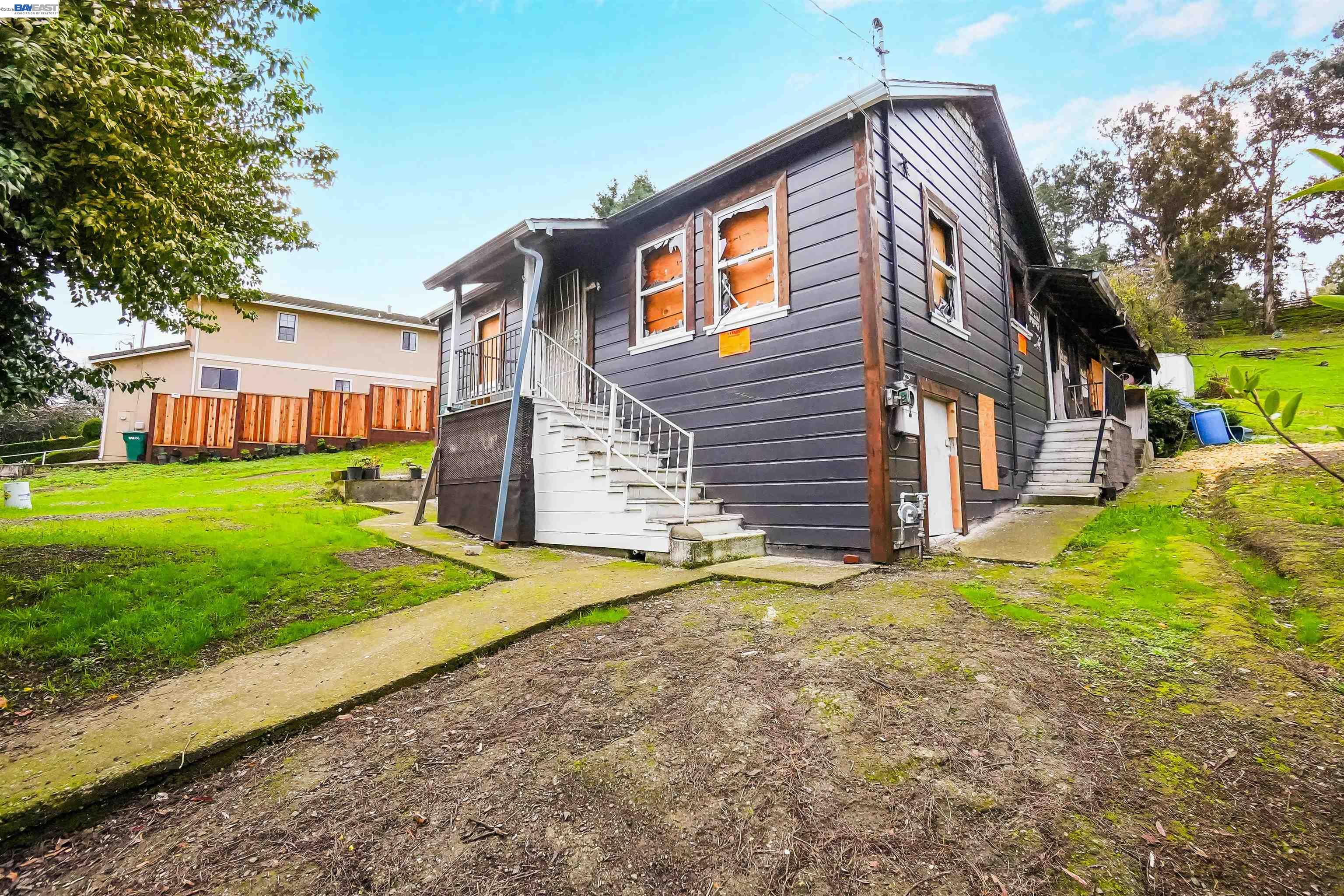 Detail Gallery Image 6 of 30 For 27449 Dobbel Ave, Hayward,  CA 94542 - 4 Beds | 2 Baths