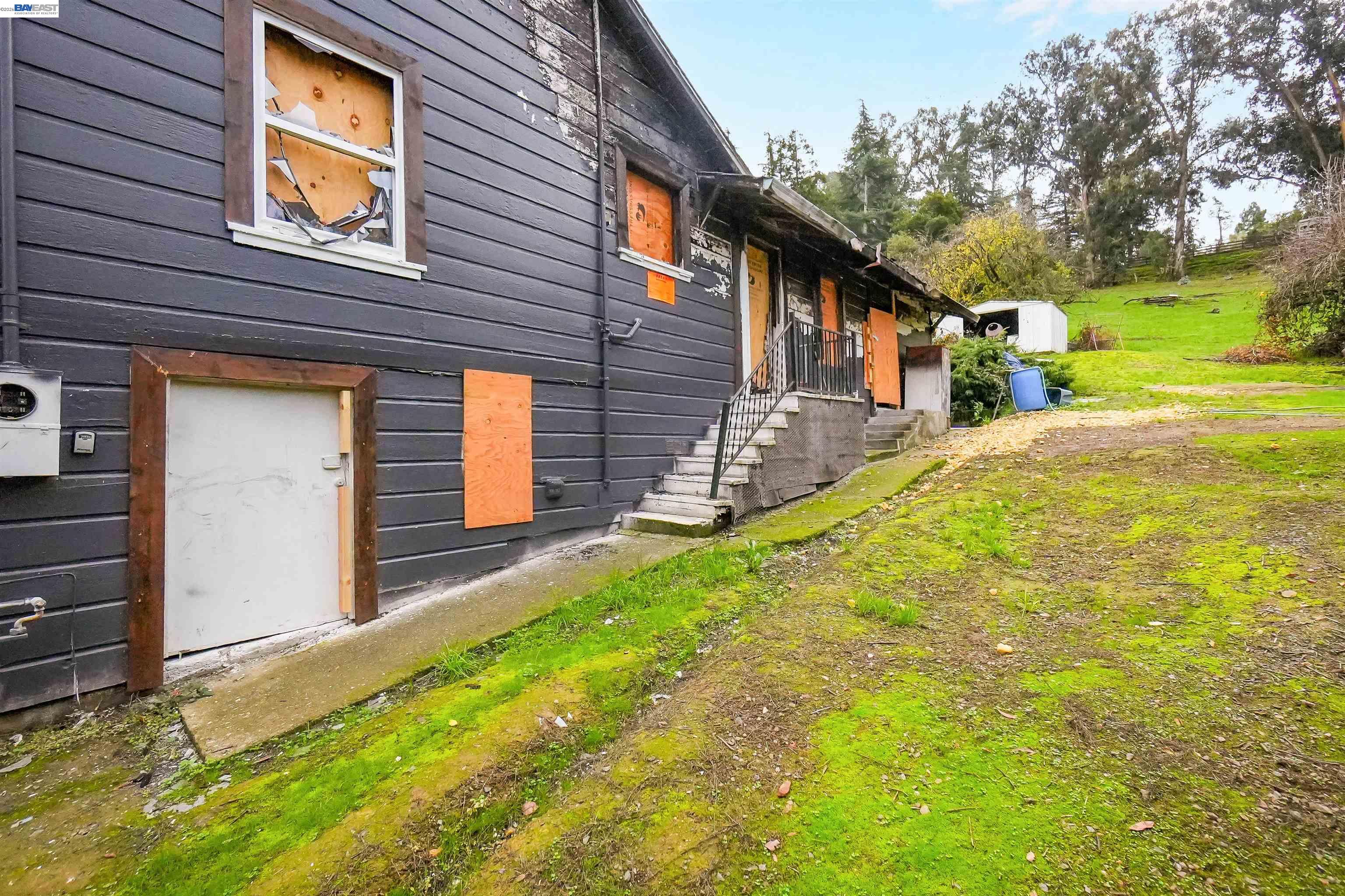 Detail Gallery Image 8 of 30 For 27449 Dobbel Ave, Hayward,  CA 94542 - 4 Beds | 2 Baths