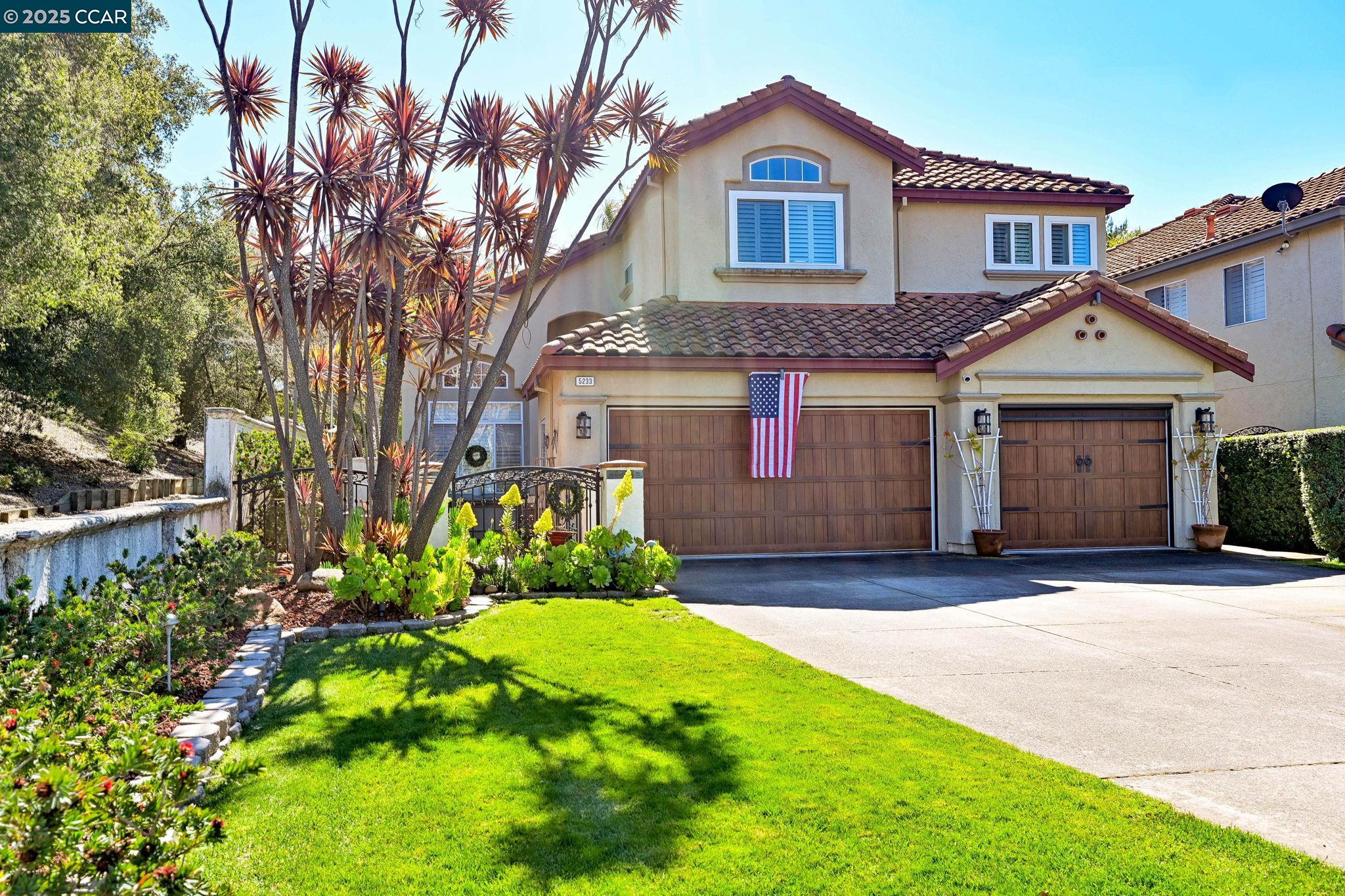 Detail Gallery Image 2 of 42 For 5233 Boulder Ct, Concord,  CA 94521 - 5 Beds | 3 Baths