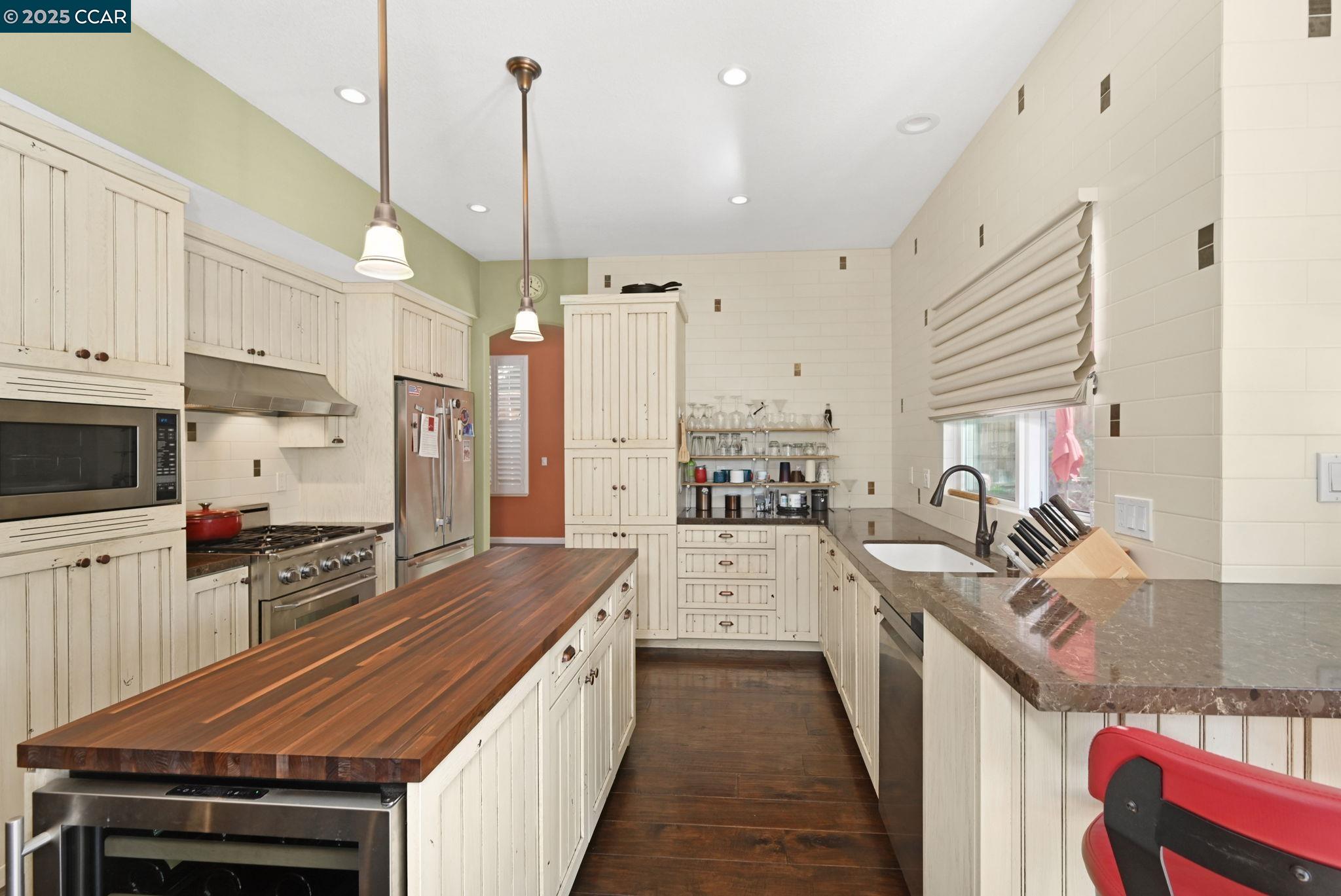 Detail Gallery Image 17 of 42 For 5233 Boulder Ct, Concord,  CA 94521 - 5 Beds | 3 Baths