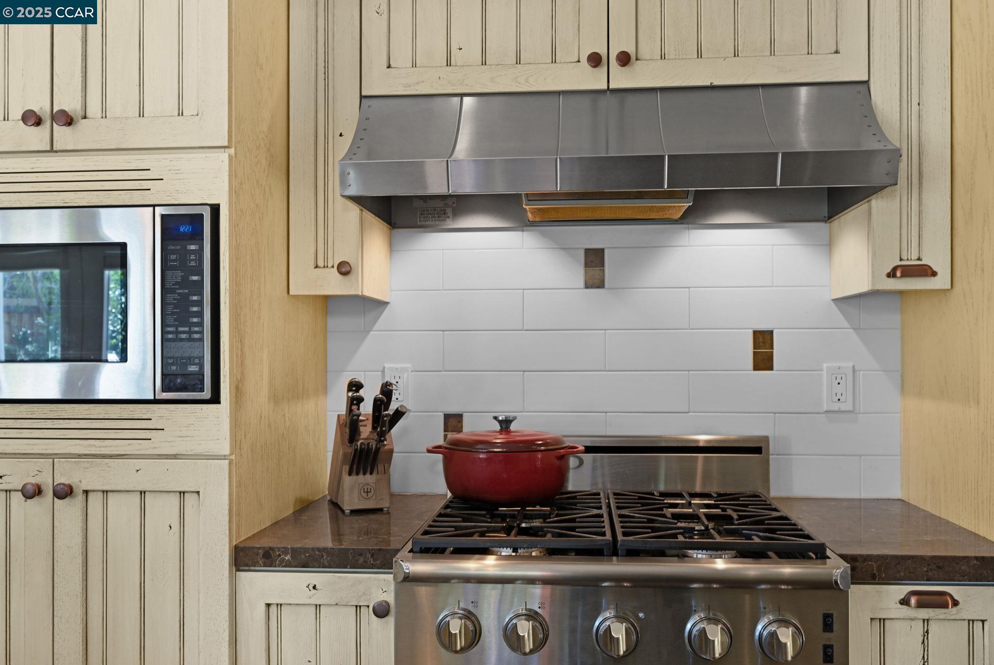 Detail Gallery Image 18 of 42 For 5233 Boulder Ct, Concord,  CA 94521 - 5 Beds | 3 Baths