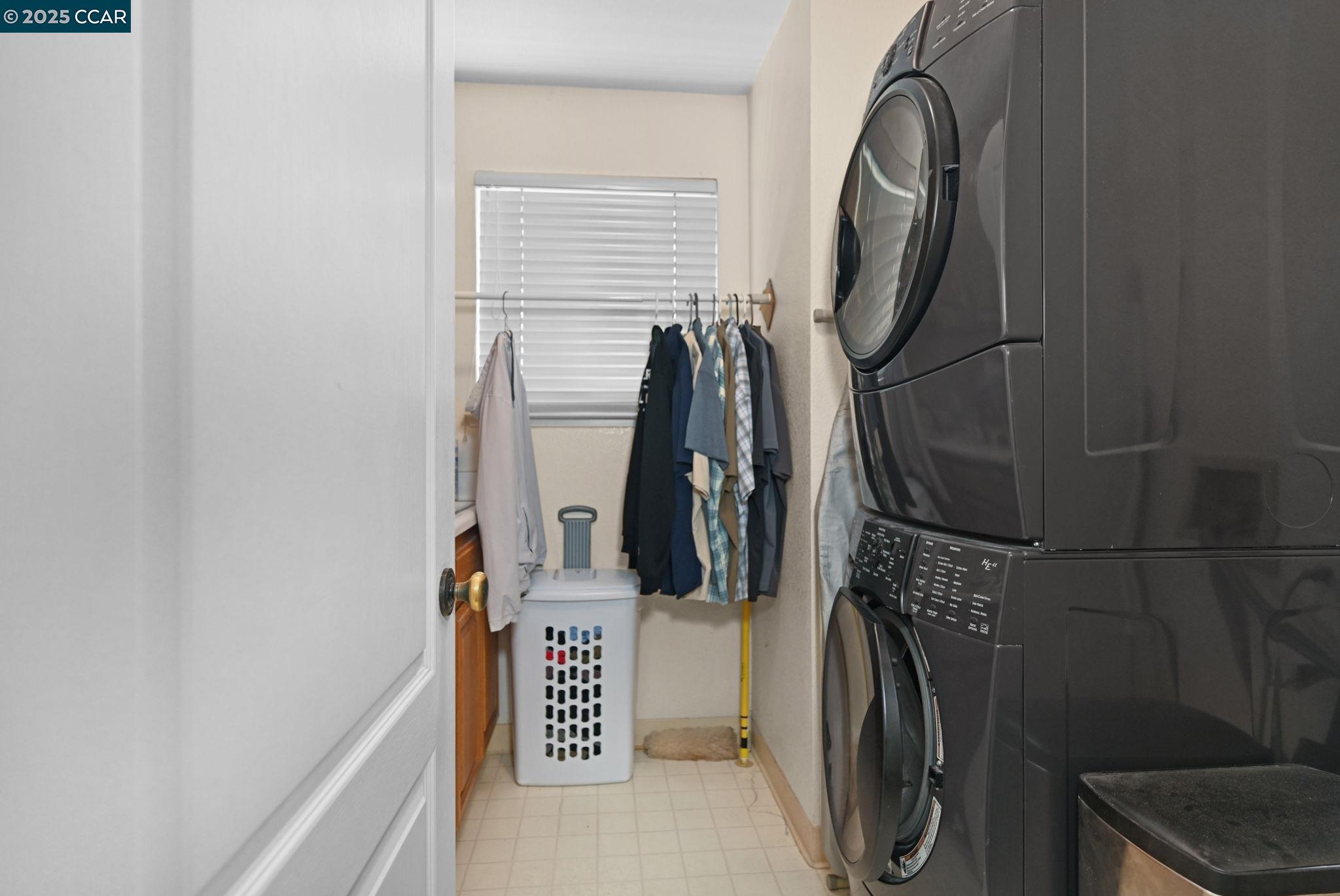 Detail Gallery Image 21 of 42 For 5233 Boulder Ct, Concord,  CA 94521 - 5 Beds | 3 Baths