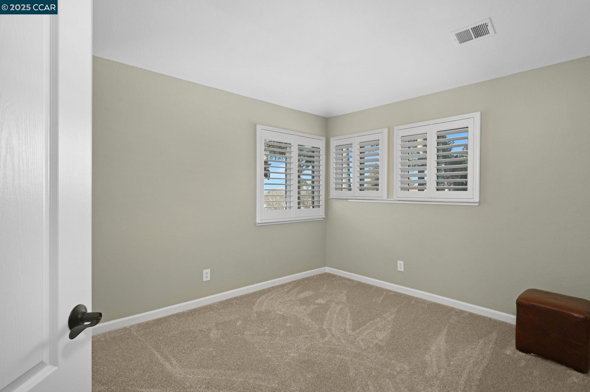 Detail Gallery Image 24 of 42 For 5233 Boulder Ct, Concord,  CA 94521 - 5 Beds | 3 Baths