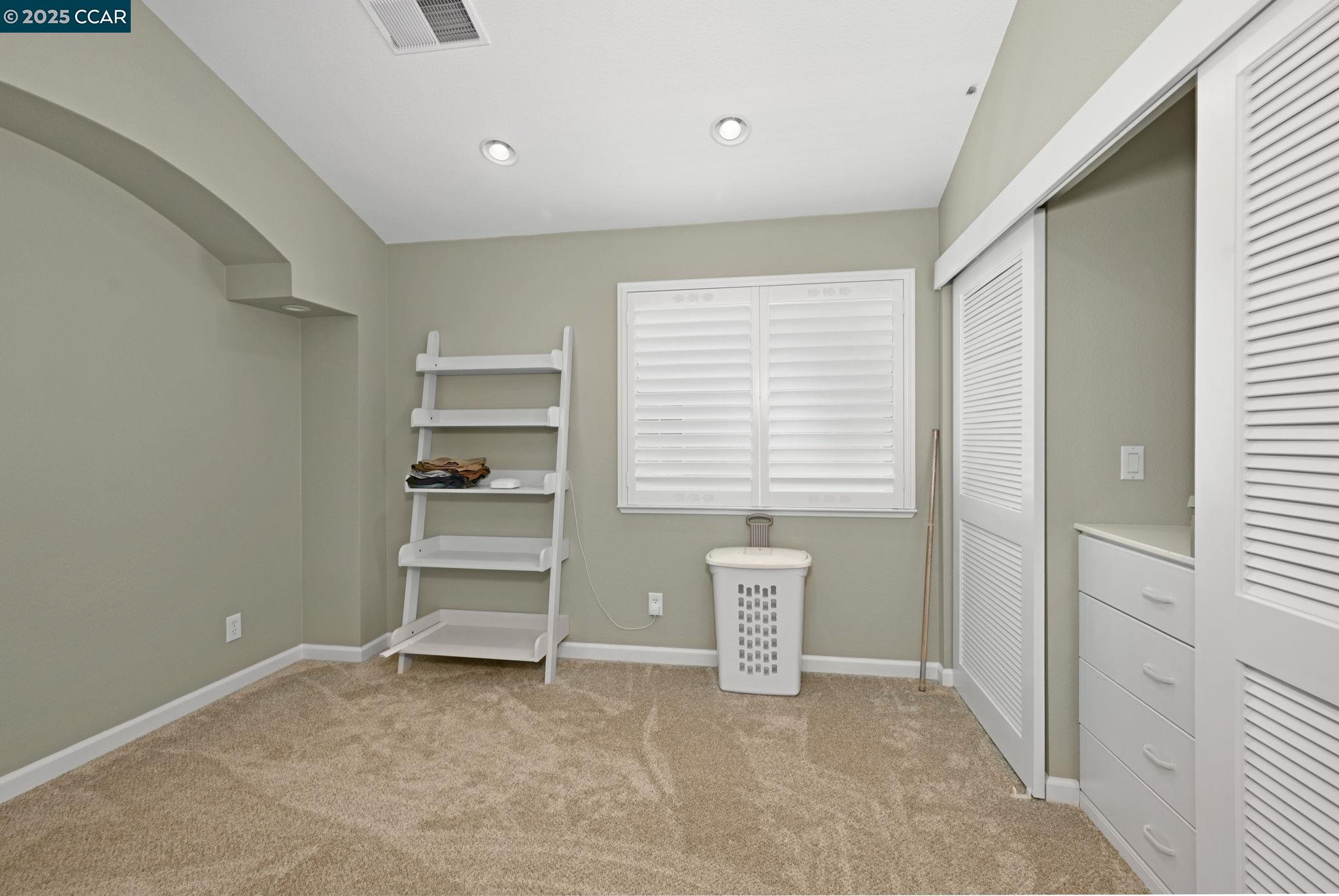 Detail Gallery Image 25 of 42 For 5233 Boulder Ct, Concord,  CA 94521 - 5 Beds | 3 Baths