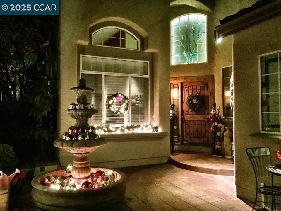 Detail Gallery Image 5 of 42 For 5233 Boulder Ct, Concord,  CA 94521 - 5 Beds | 3 Baths