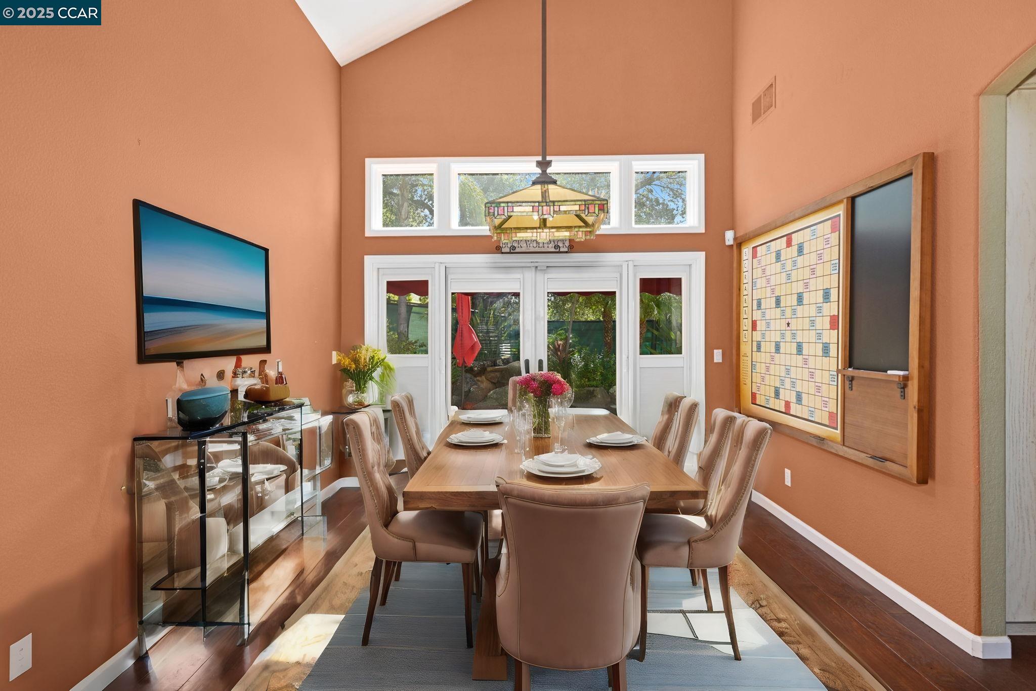 Detail Gallery Image 10 of 42 For 5233 Boulder Ct, Concord,  CA 94521 - 5 Beds | 3 Baths