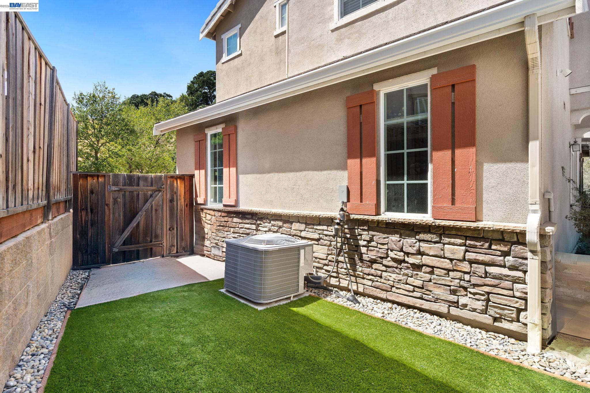 Detail Gallery Image 27 of 36 For 310 Elworthy Ranch Cir, Danville,  CA 94526 - 3 Beds | 2/1 Baths