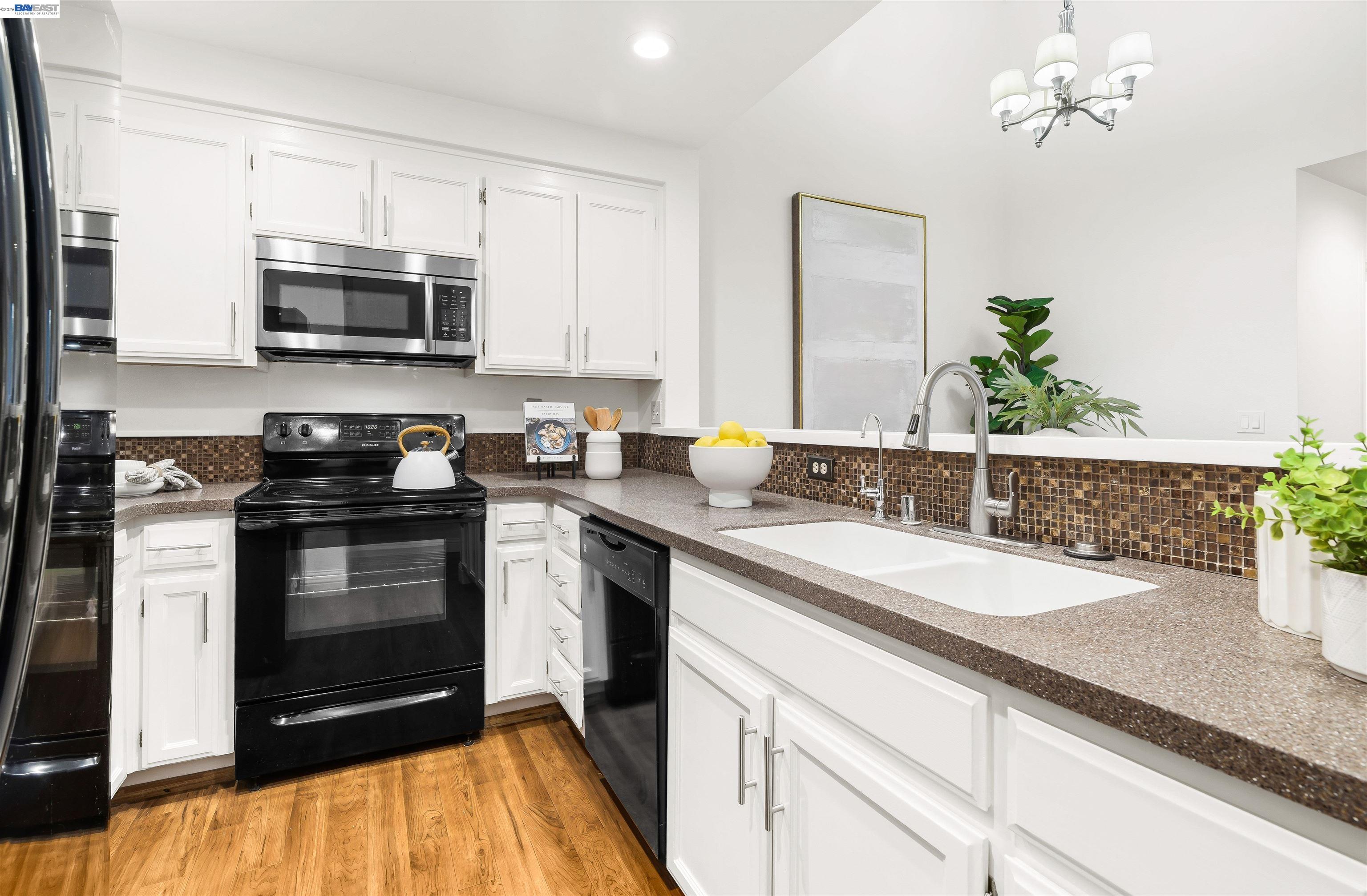 Photo #14: 41125662 Listing: Photo #14