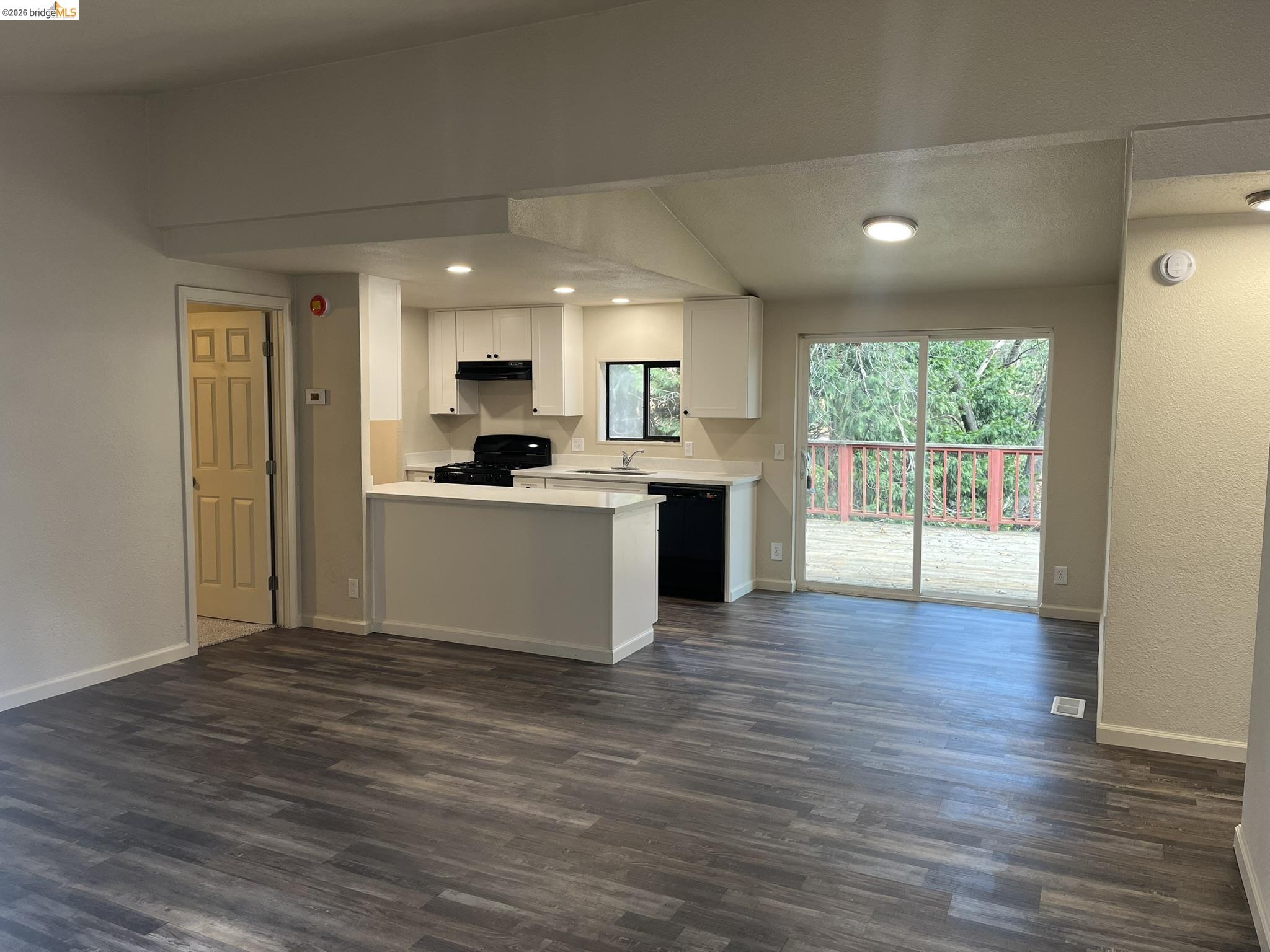 Detail Gallery Image 5 of 40 For 23981 Oxbow Ln, Sonora,  CA 95370 - 3 Beds | 2 Baths