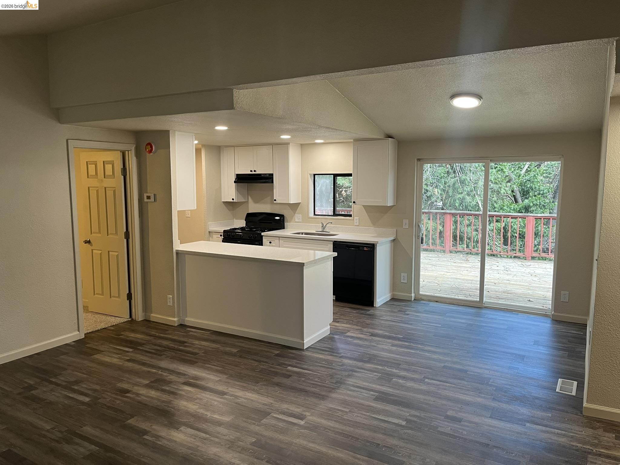 Detail Gallery Image 8 of 40 For 23981 Oxbow Ln, Sonora,  CA 95370 - 3 Beds | 2 Baths