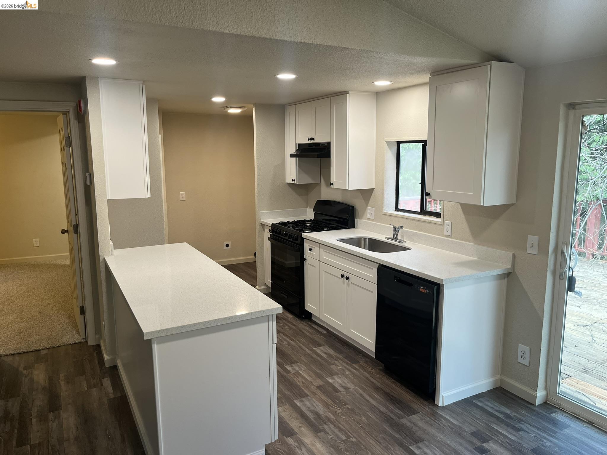 Detail Gallery Image 10 of 40 For 23981 Oxbow Ln, Sonora,  CA 95370 - 3 Beds | 2 Baths