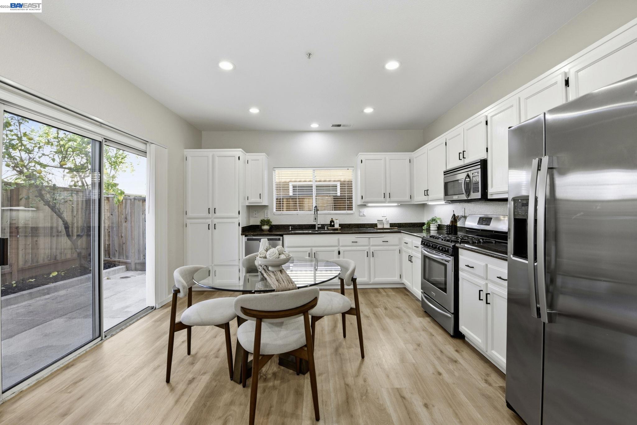 Detail Gallery Image 11 of 49 For 1085 La Brea Ter, Union City,  CA 94587 - 3 Beds | 2/1 Baths