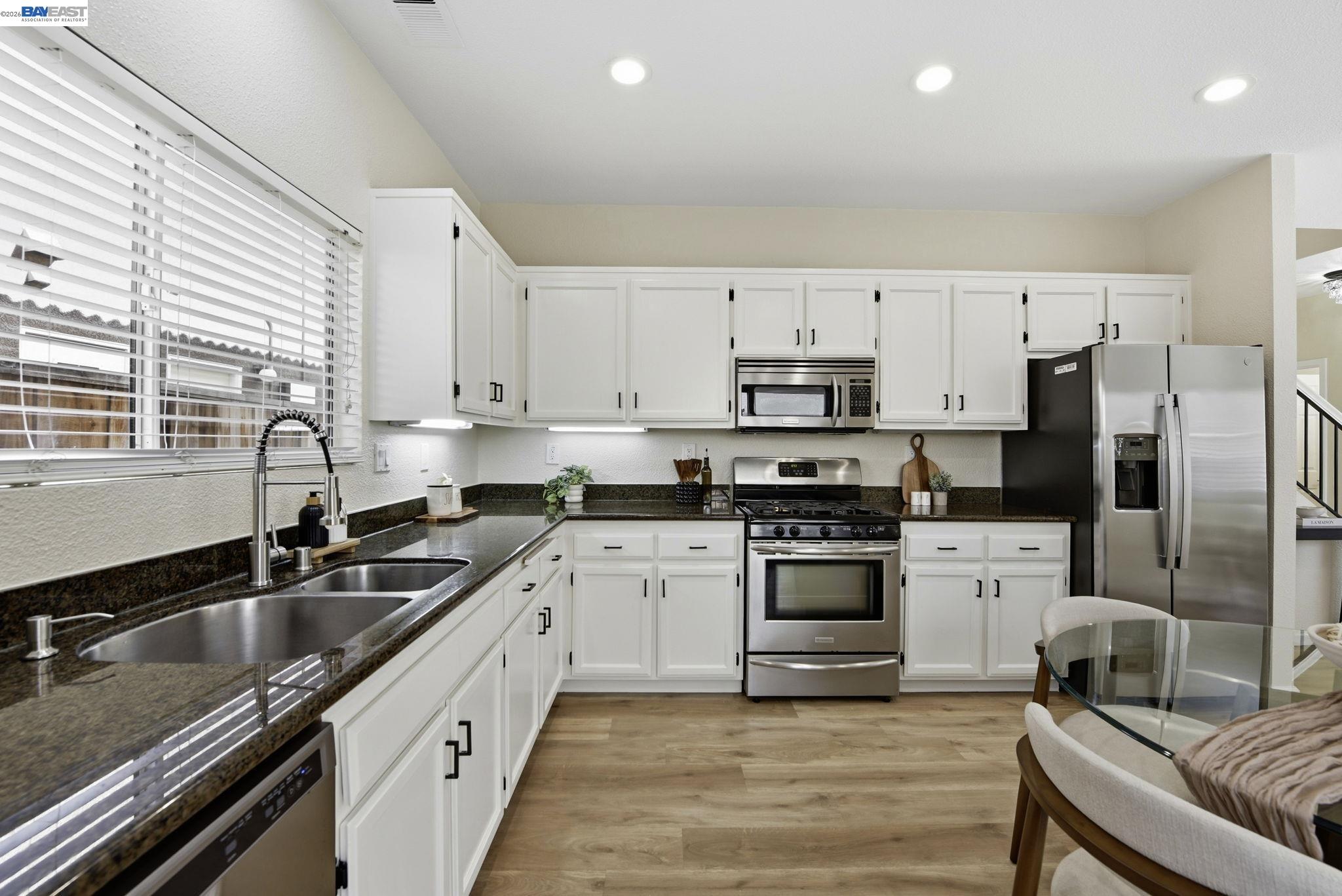 Detail Gallery Image 14 of 49 For 1085 La Brea Ter, Union City,  CA 94587 - 3 Beds | 2/1 Baths