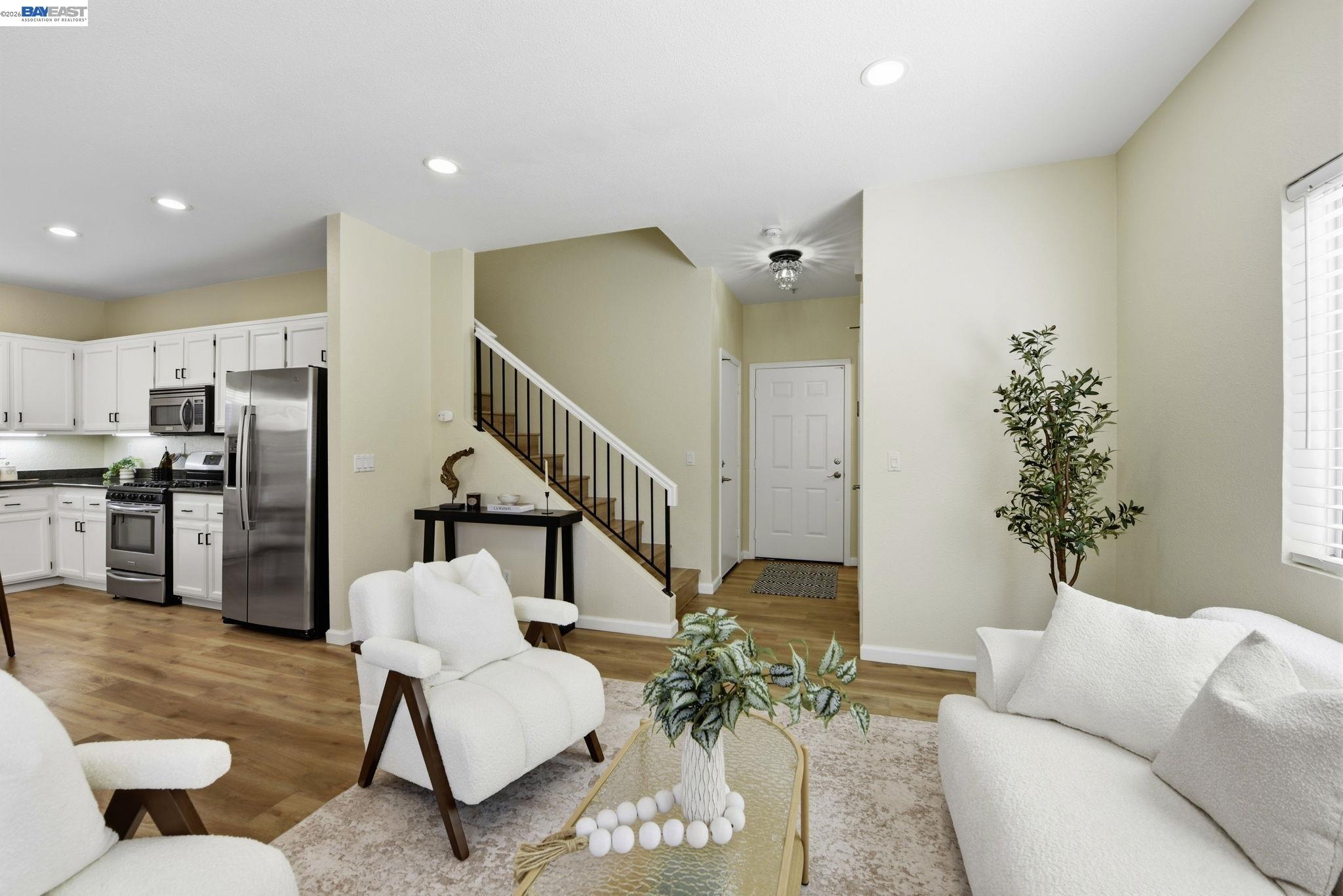 Detail Gallery Image 8 of 49 For 1085 La Brea Ter, Union City,  CA 94587 - 3 Beds | 2/1 Baths