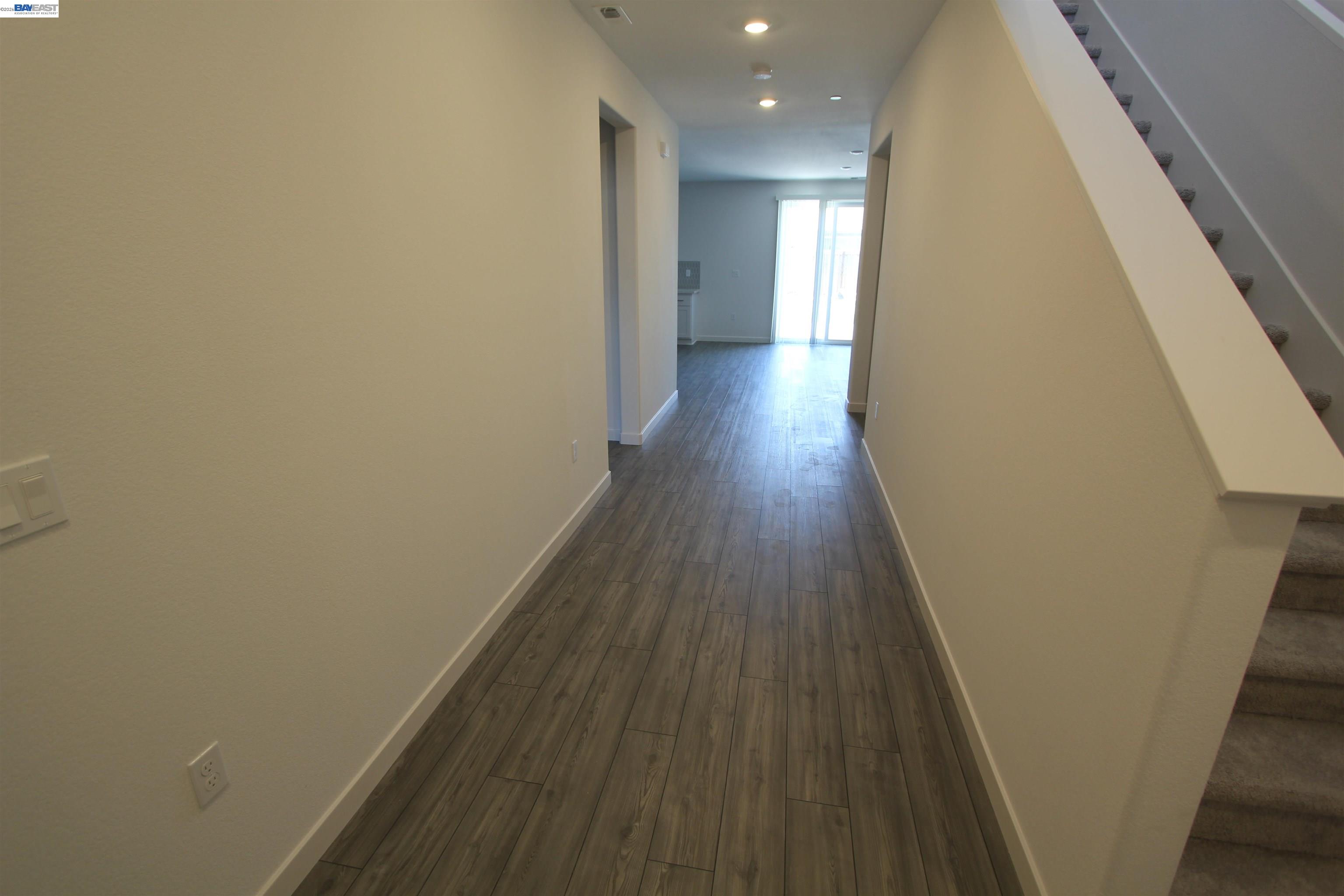 Detail Gallery Image 12 of 27 For 1008 Osprey Dr, Lathrop,  CA 95330 - 5 Beds | 3 Baths