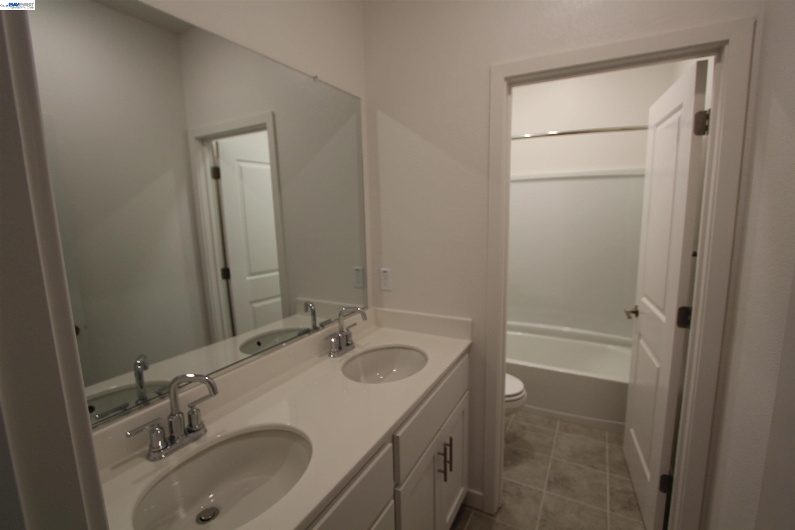 Detail Gallery Image 15 of 27 For 1008 Osprey Dr, Lathrop,  CA 95330 - 5 Beds | 3 Baths