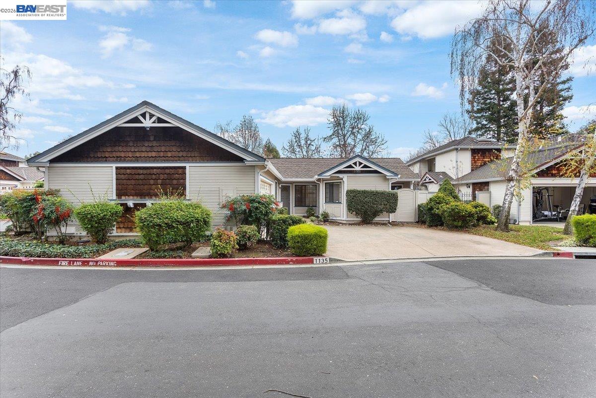 Detail Gallery Image 3 of 42 For 1135 Tiffany Lane, Pleasanton,  CA 94566 - 2 Beds | 2 Baths