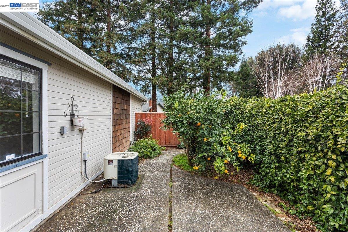 Detail Gallery Image 33 of 42 For 1135 Tiffany Lane, Pleasanton,  CA 94566 - 2 Beds | 2 Baths