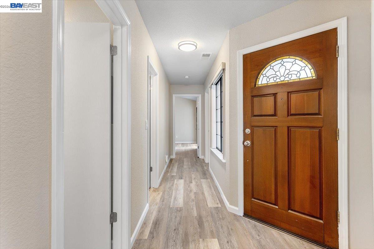 Detail Gallery Image 5 of 42 For 1135 Tiffany Lane, Pleasanton,  CA 94566 - 2 Beds | 2 Baths