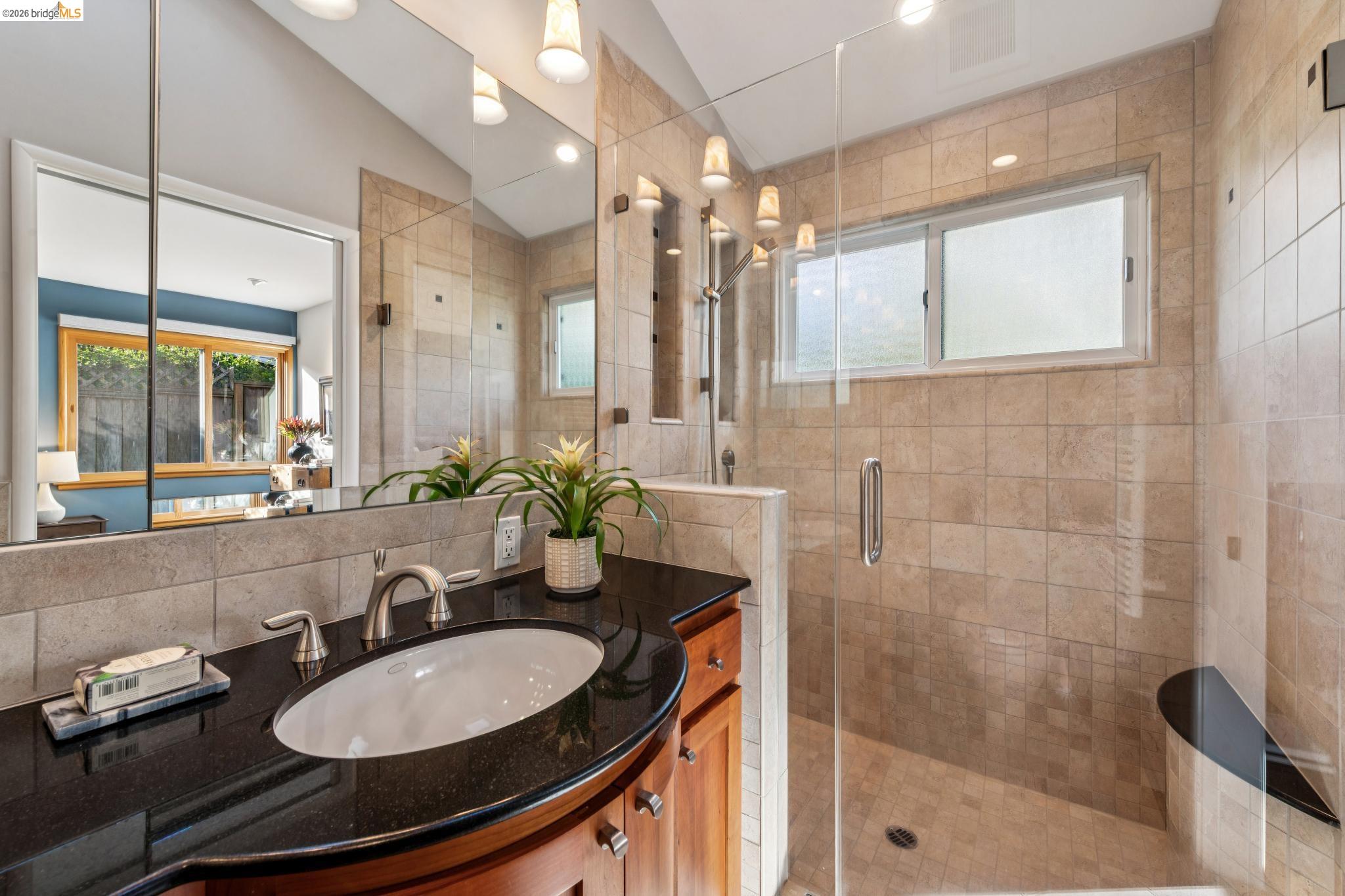 Detail Gallery Image 36 of 43 For 105 Arlington Ave, Kensington,  CA 94707 - 3 Beds | 2 Baths