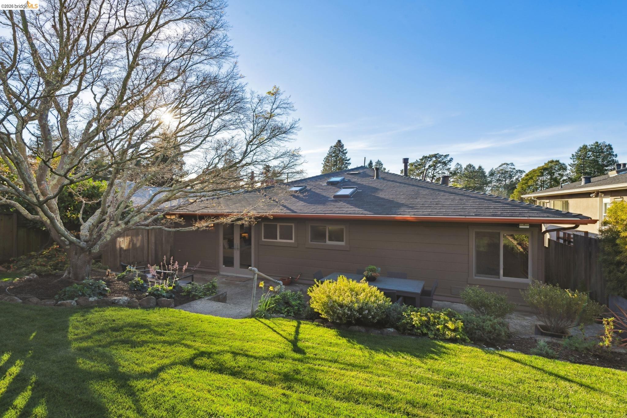 Detail Gallery Image 43 of 43 For 105 Arlington Ave, Kensington,  CA 94707 - 3 Beds | 2 Baths