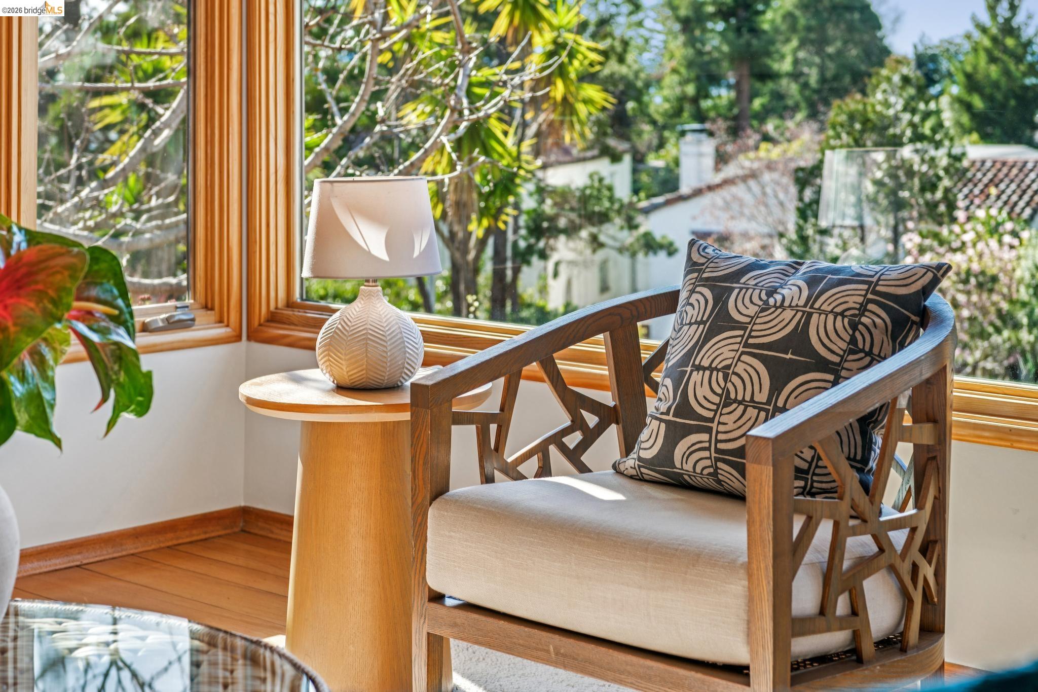 Detail Gallery Image 7 of 43 For 105 Arlington Ave, Kensington,  CA 94707 - 3 Beds | 2 Baths