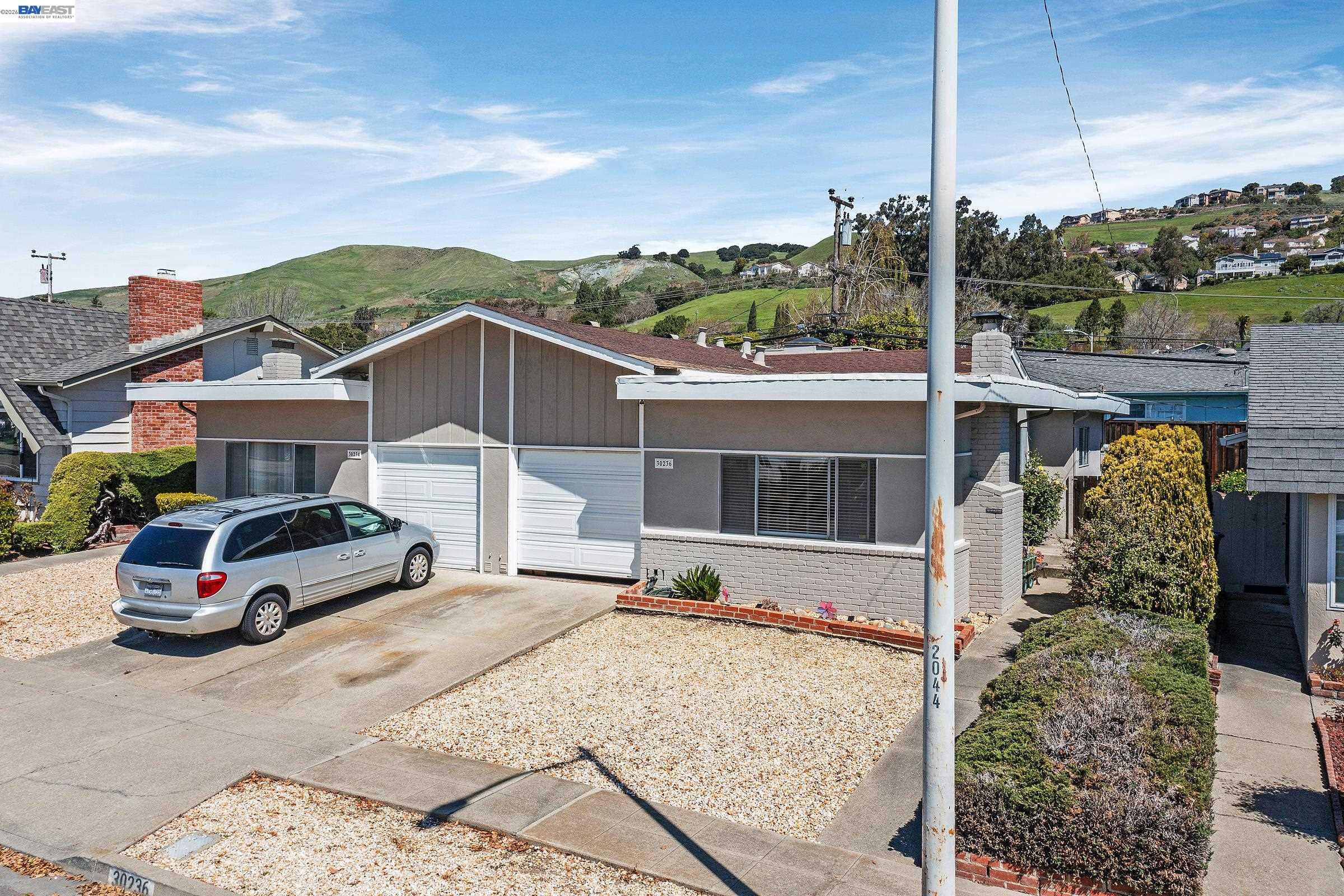 Front Image Thumbnail for BE41125673