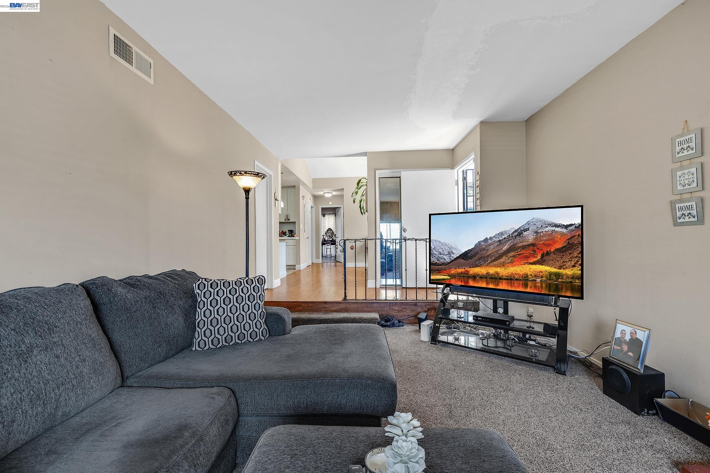 Detail Gallery Image 11 of 46 For 30236 Vanderbilt St, Hayward,  CA 94544 - – Beds | – Baths