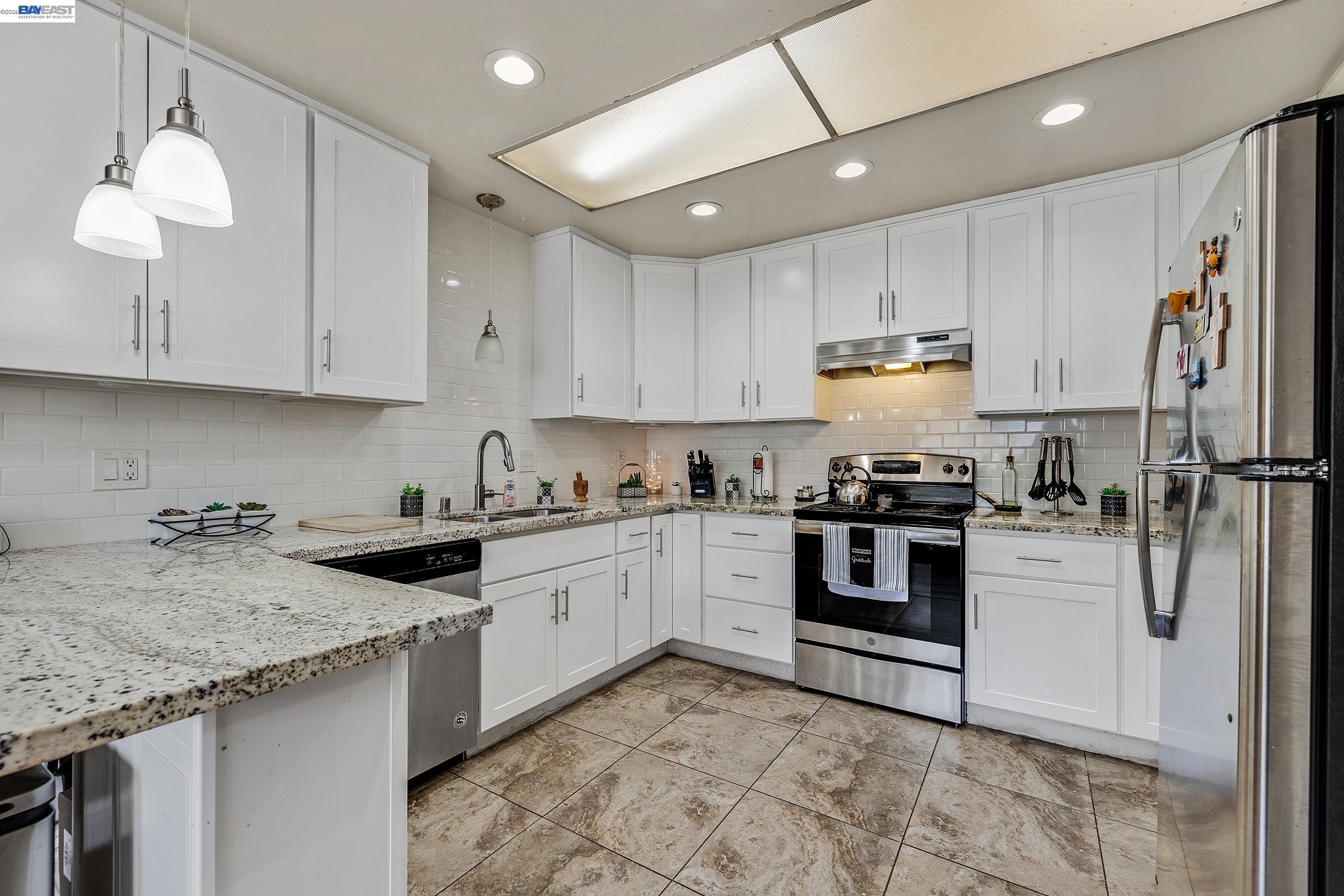 Detail Gallery Image 17 of 46 For 30236 Vanderbilt St, Hayward,  CA 94544 - – Beds | – Baths