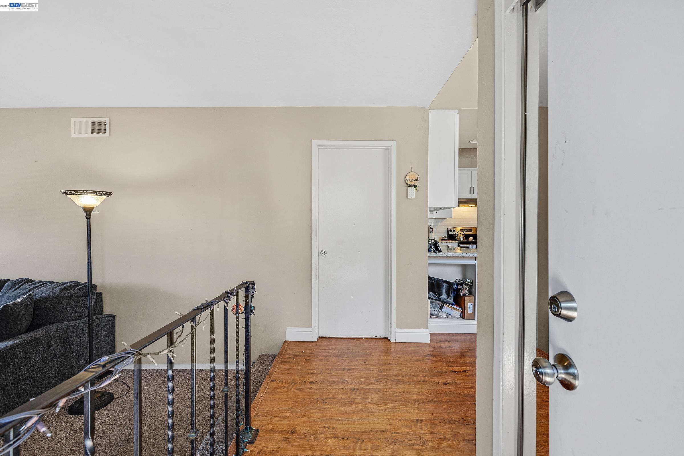 Detail Gallery Image 8 of 46 For 30236 Vanderbilt St, Hayward,  CA 94544 - – Beds | – Baths