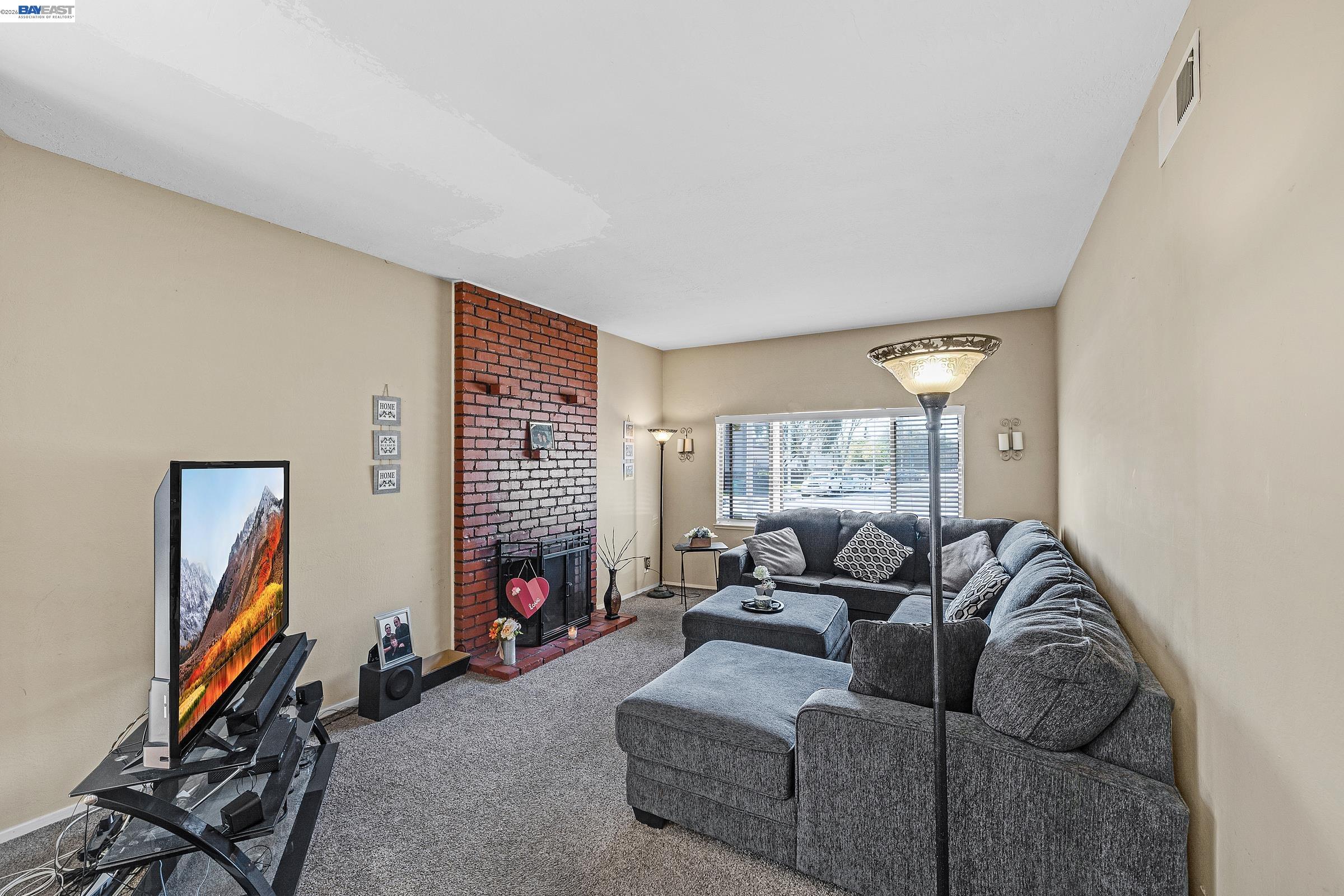 Detail Gallery Image 9 of 46 For 30236 Vanderbilt St, Hayward,  CA 94544 - – Beds | – Baths