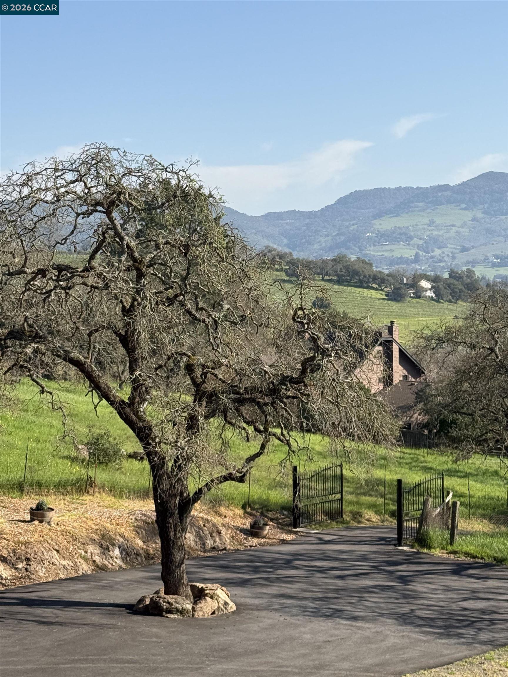 Detail Gallery Image 3 of 55 For 2087 1st Ave, Napa,  CA 94558 - 4 Beds | 2 Baths