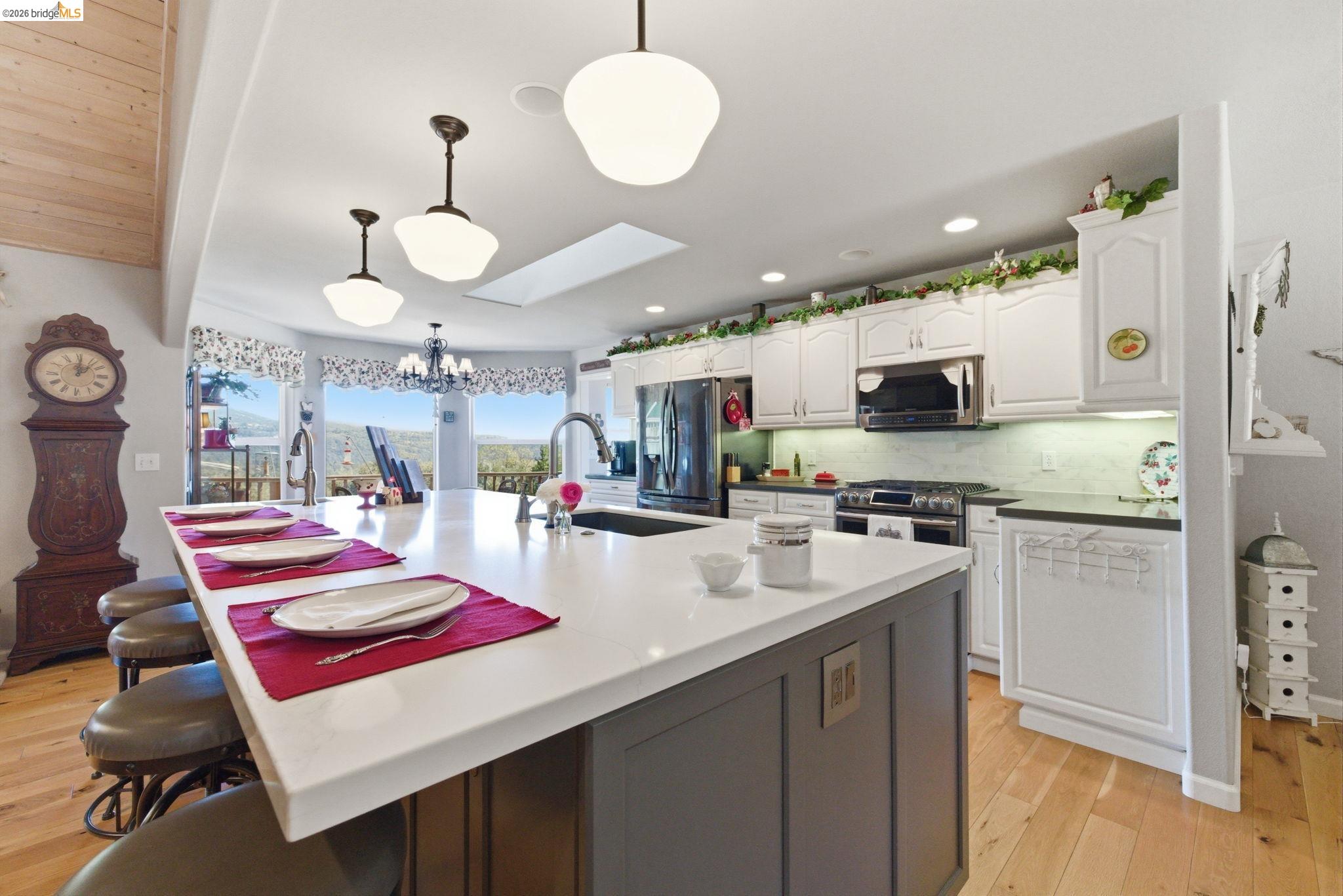 Detail Gallery Image 11 of 56 For 22295 Paseo De Los Portales Rd, Sonora,  CA 95370 - 3 Beds | 2/2 Baths