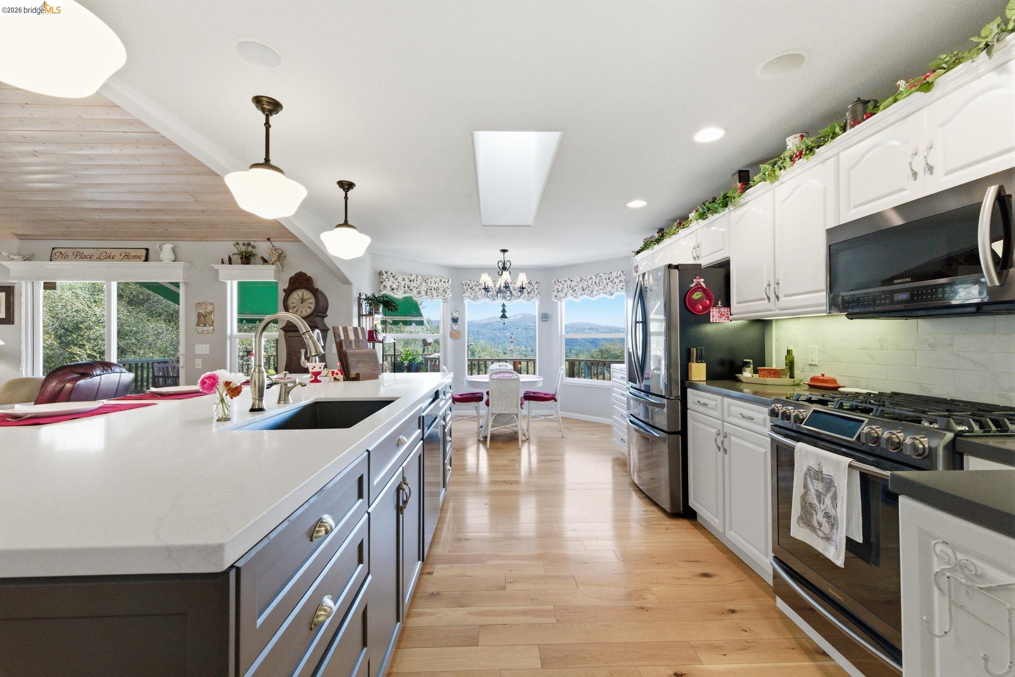 Detail Gallery Image 12 of 56 For 22295 Paseo De Los Portales Rd, Sonora,  CA 95370 - 3 Beds | 2/2 Baths