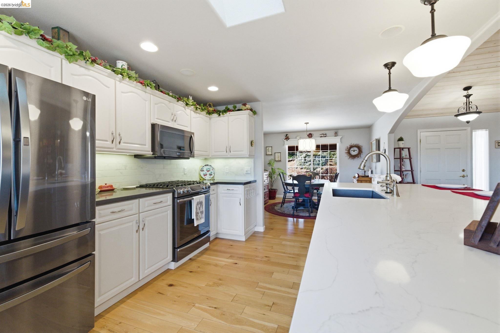 Detail Gallery Image 13 of 56 For 22295 Paseo De Los Portales Rd, Sonora,  CA 95370 - 3 Beds | 2/2 Baths