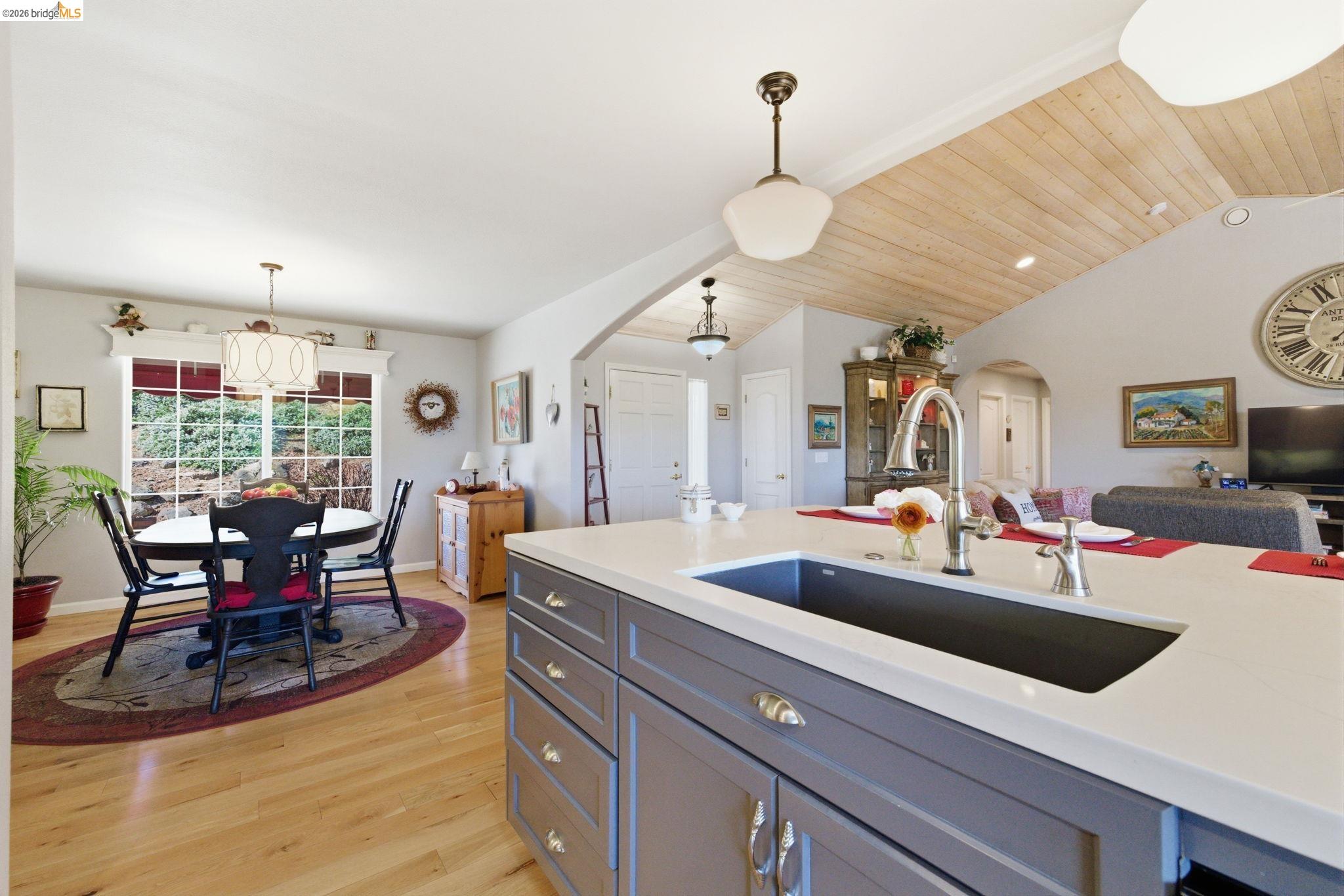 Detail Gallery Image 14 of 56 For 22295 Paseo De Los Portales Rd, Sonora,  CA 95370 - 3 Beds | 2/2 Baths