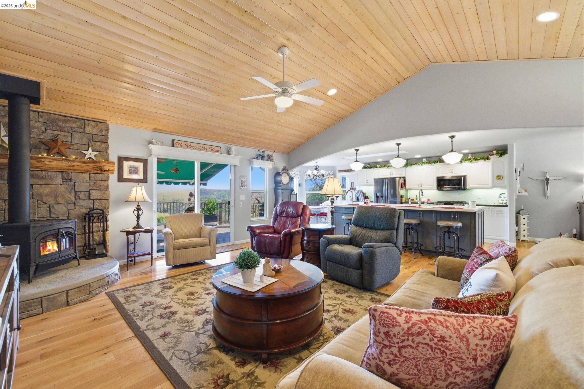 Detail Gallery Image 8 of 56 For 22295 Paseo De Los Portales Rd, Sonora,  CA 95370 - 3 Beds | 2/2 Baths