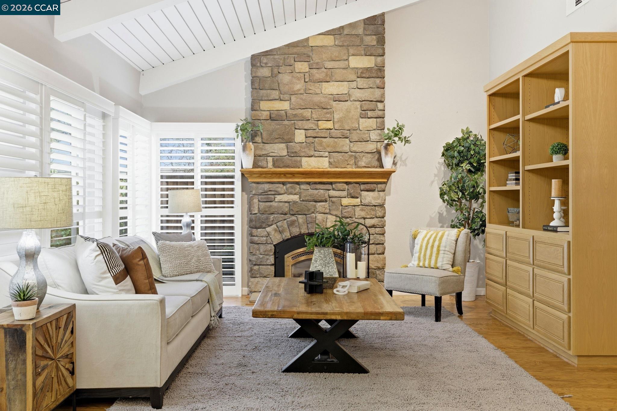 Detail Gallery Image 6 of 24 For 15 Duffy Ct, Pleasant Hill,  CA 94523 - 3 Beds | 2 Baths