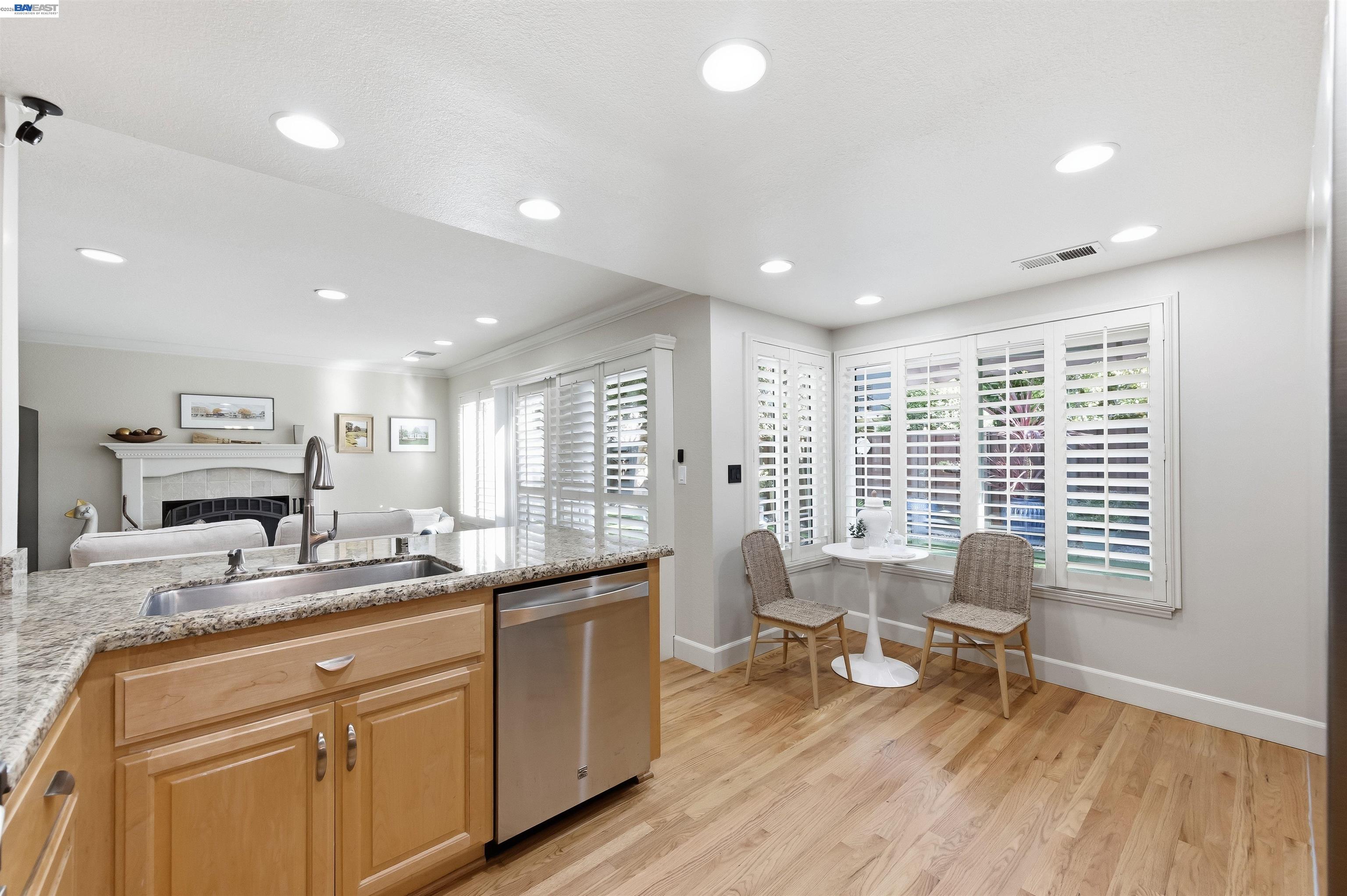 Detail Gallery Image 13 of 49 For 7358 Elmwood Cir, Pleasanton,  CA 94588 - 3 Beds | 2/1 Baths