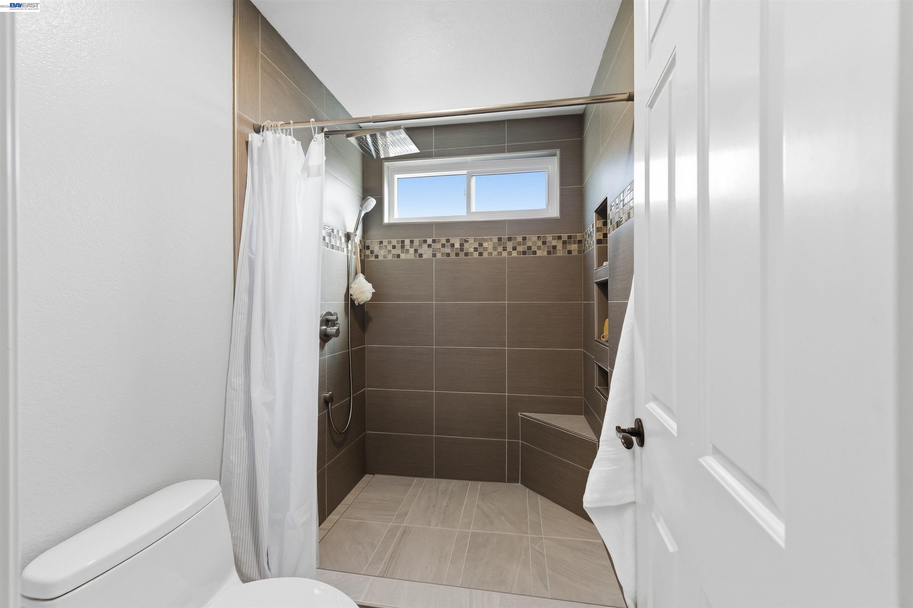 Detail Gallery Image 20 of 49 For 7358 Elmwood Cir, Pleasanton,  CA 94588 - 3 Beds | 2/1 Baths