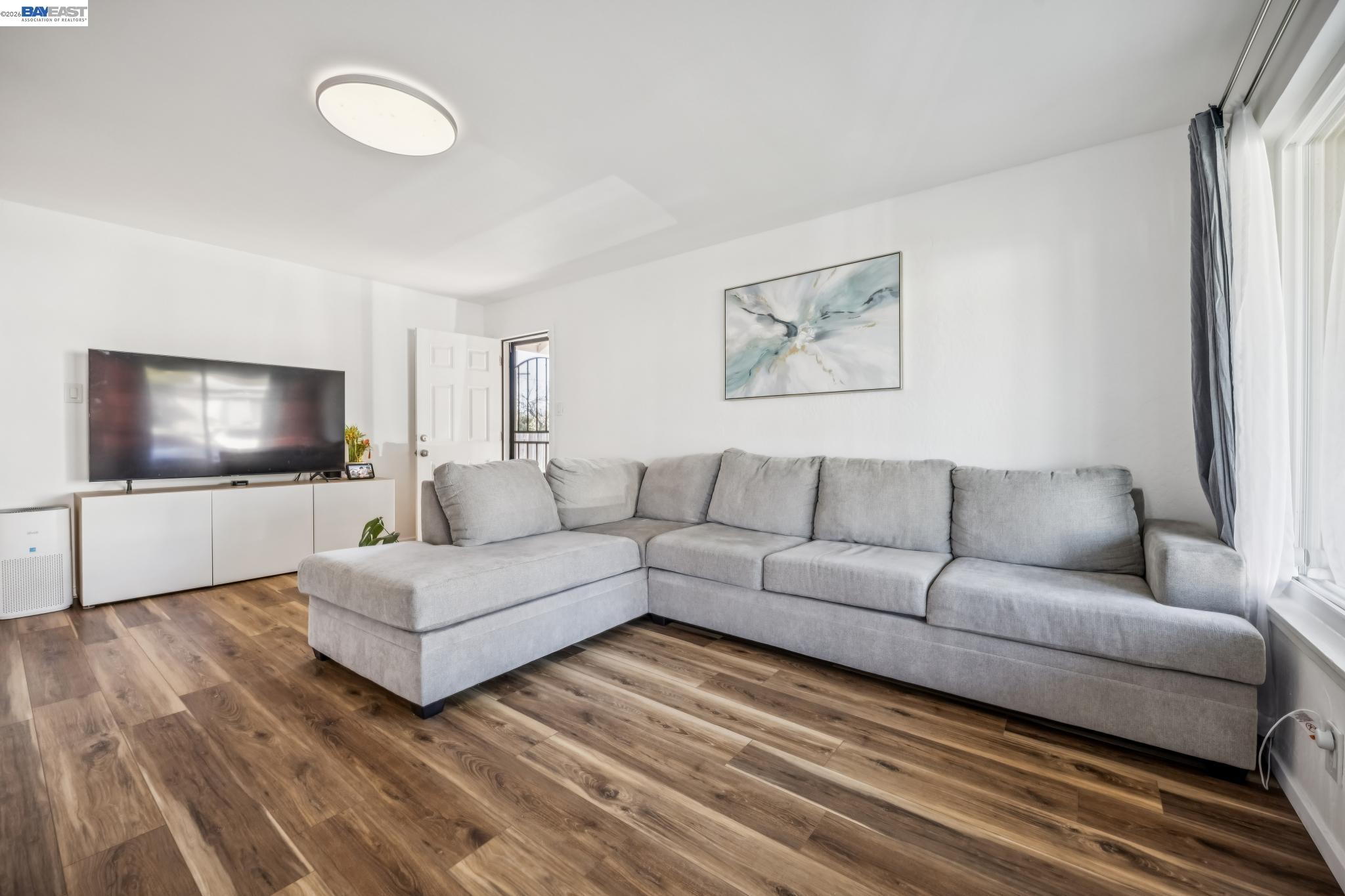 Detail Gallery Image 2 of 39 For 1321 Delwood St, Vallejo,  CA 94591 - 3 Beds | 1 Baths