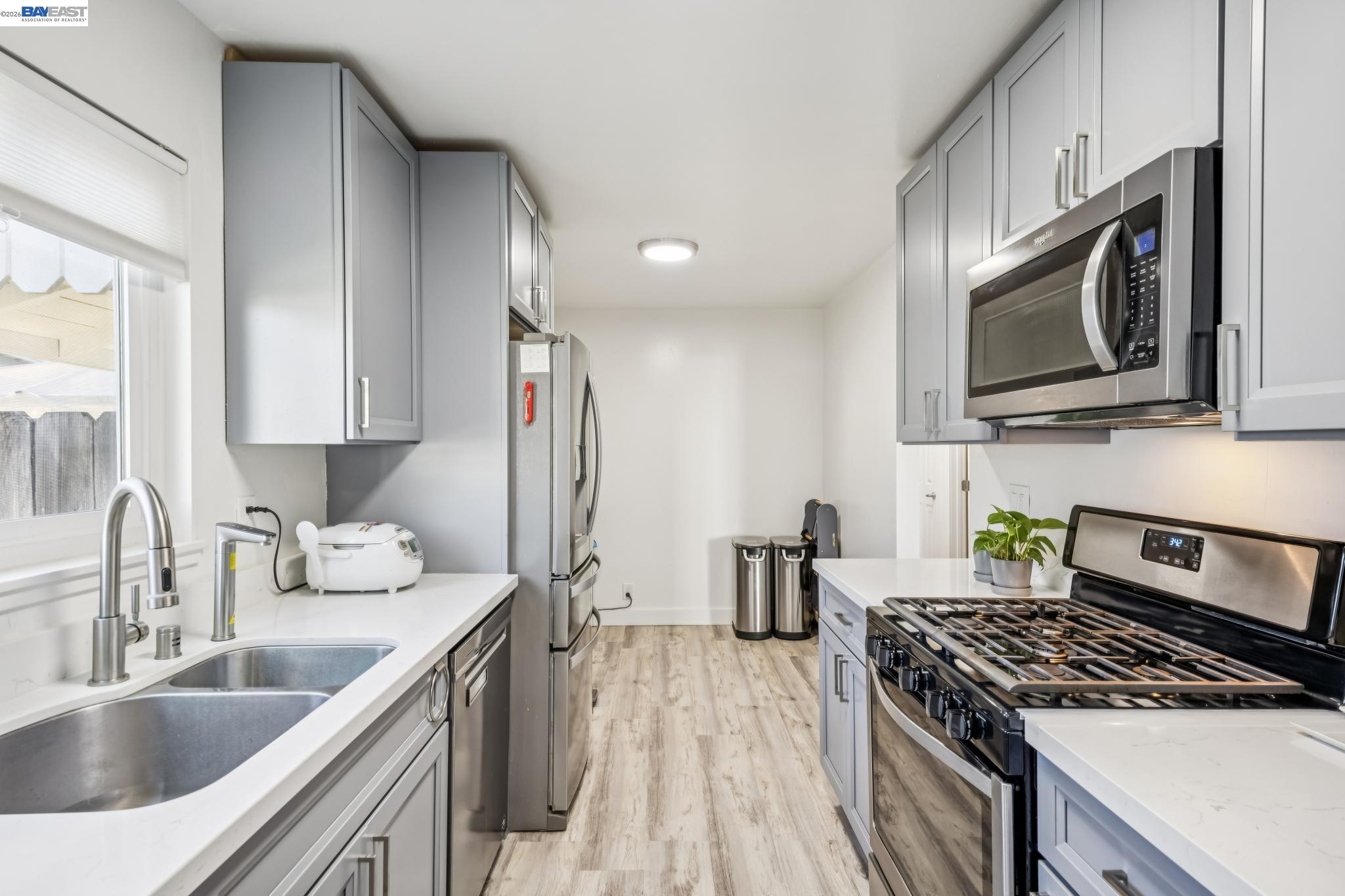 Detail Gallery Image 11 of 39 For 1321 Delwood St, Vallejo,  CA 94591 - 3 Beds | 1 Baths