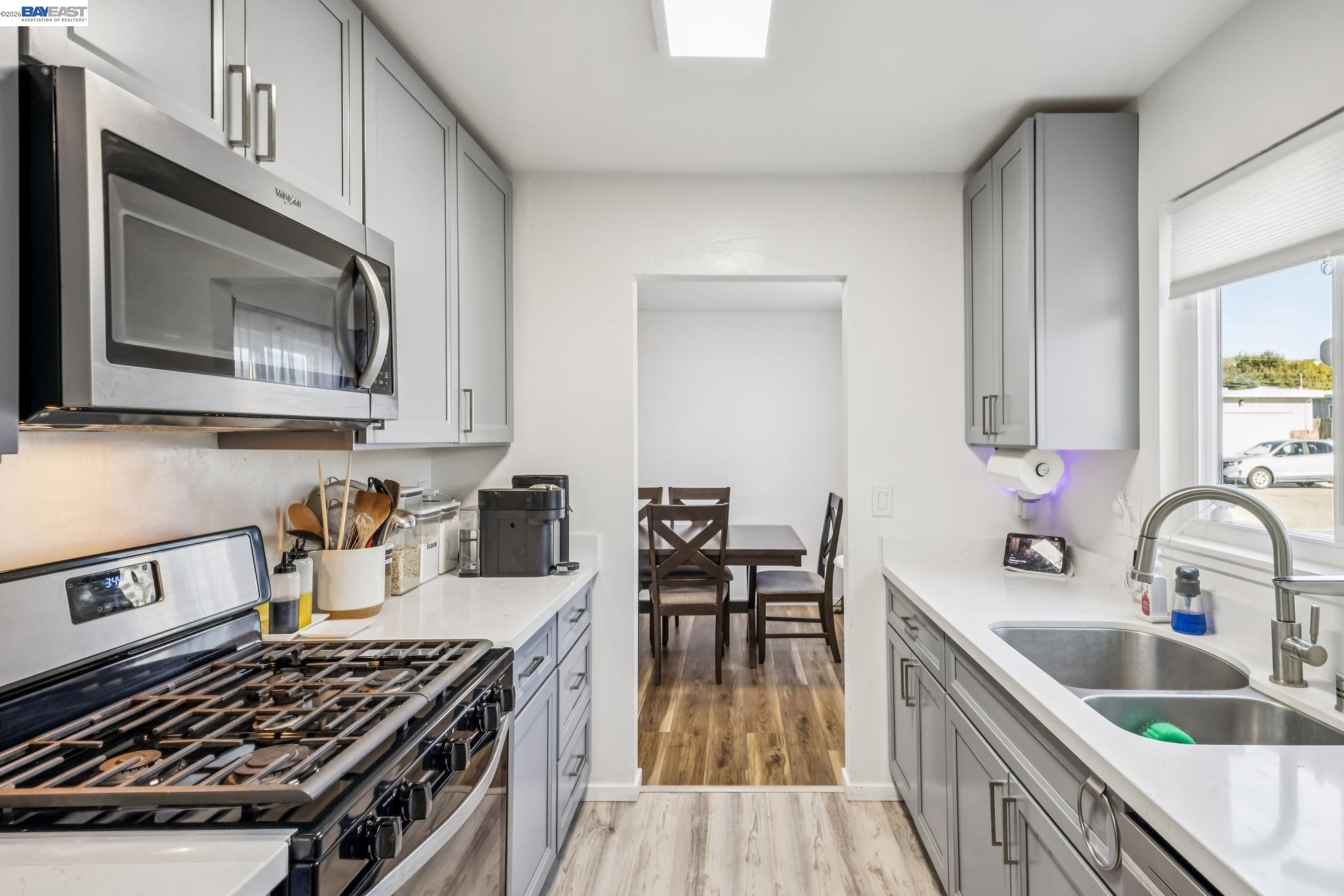 Detail Gallery Image 14 of 39 For 1321 Delwood St, Vallejo,  CA 94591 - 3 Beds | 1 Baths