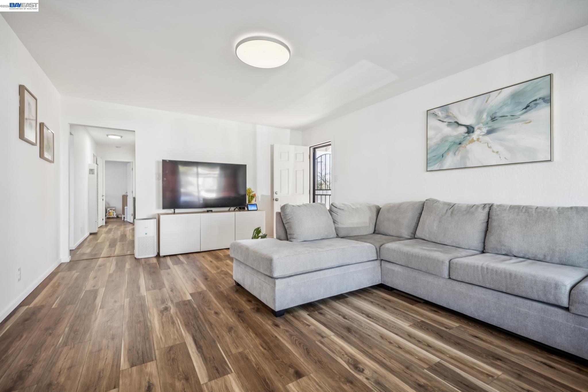 Detail Gallery Image 3 of 39 For 1321 Delwood St, Vallejo,  CA 94591 - 3 Beds | 1 Baths