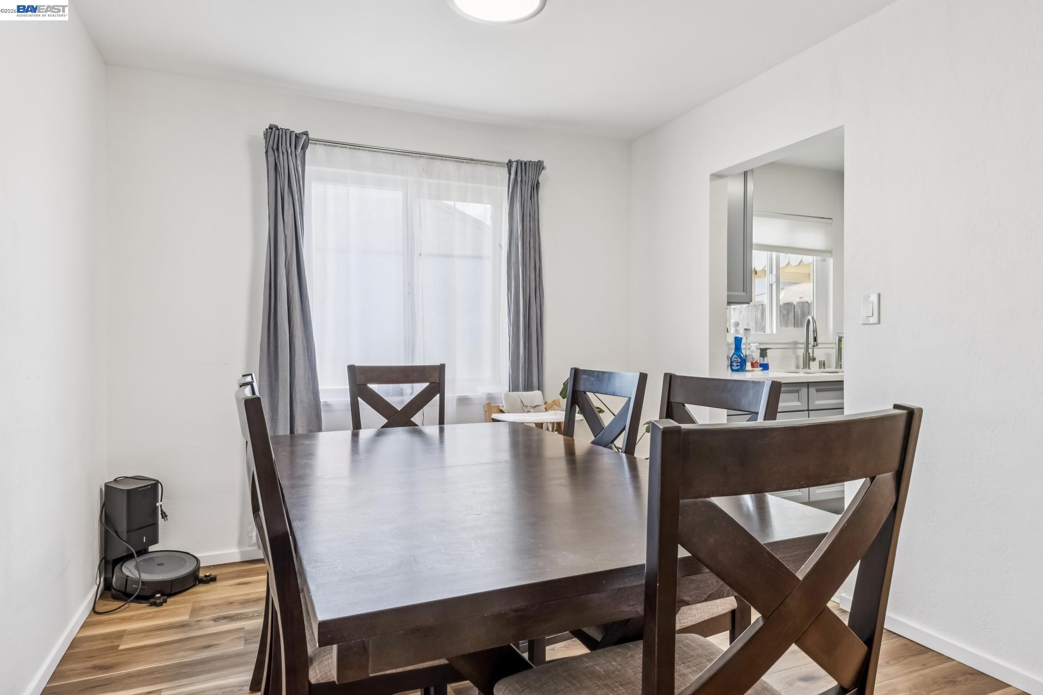 Detail Gallery Image 9 of 39 For 1321 Delwood St, Vallejo,  CA 94591 - 3 Beds | 1 Baths