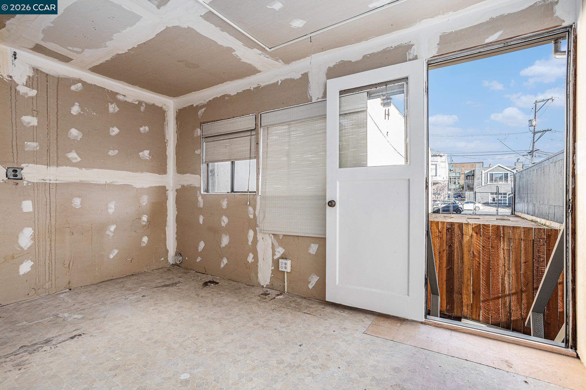 Detail Gallery Image 13 of 31 For 3755-3759 Mission St, San Francisco,  CA 94110 - – Beds | – Baths