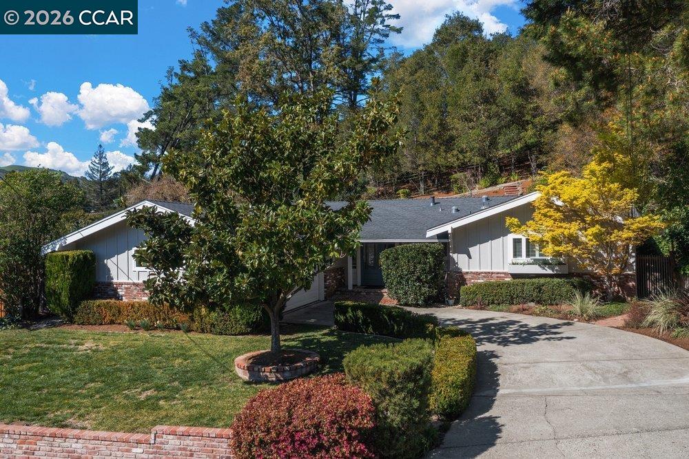 Detail Gallery Image 2 of 43 For 7 Whitehall Dr, Orinda,  CA 94563 - 3 Beds | 2 Baths